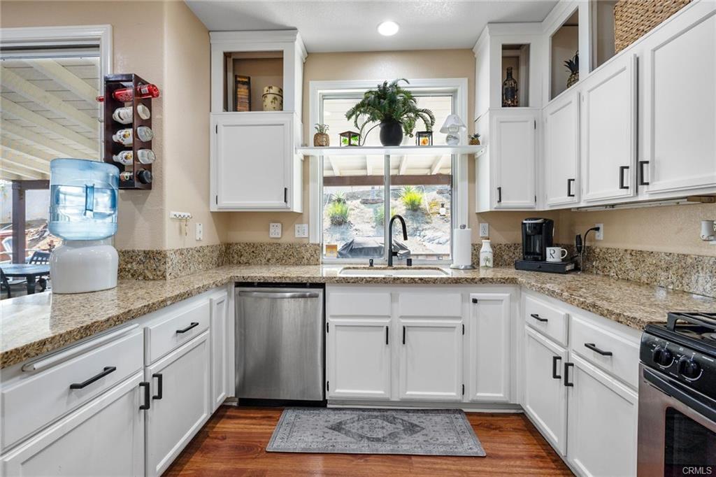 Riverside, California, 92503, United States, 4 Bedrooms Bedrooms, ,2 BathroomsBathrooms,Residential,For Sale,1996402