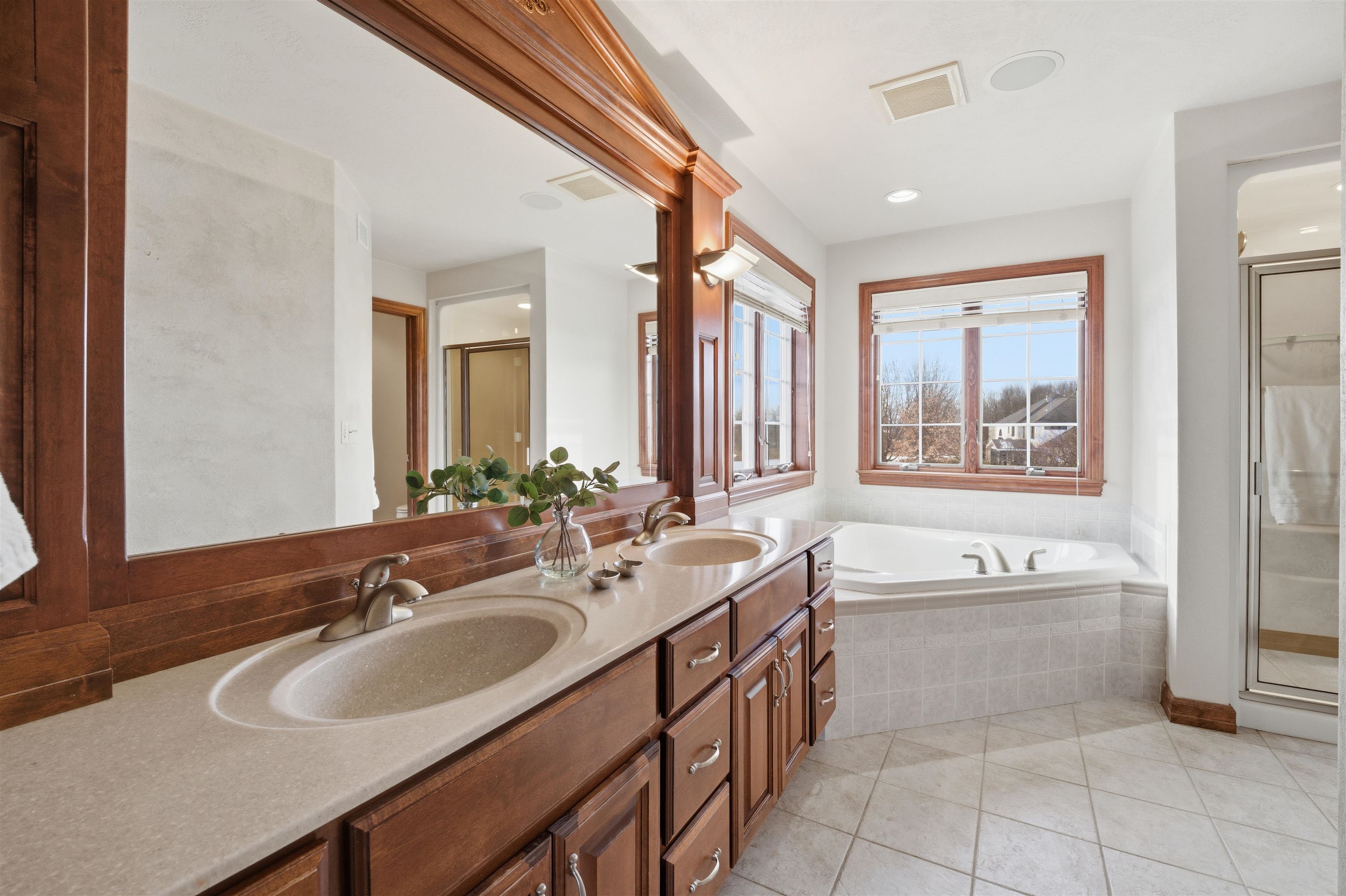 Oshkosh, Wisconsin, 54904, United States, 4 Bedrooms Bedrooms, ,4 BathroomsBathrooms,Residential,For Sale,2009649