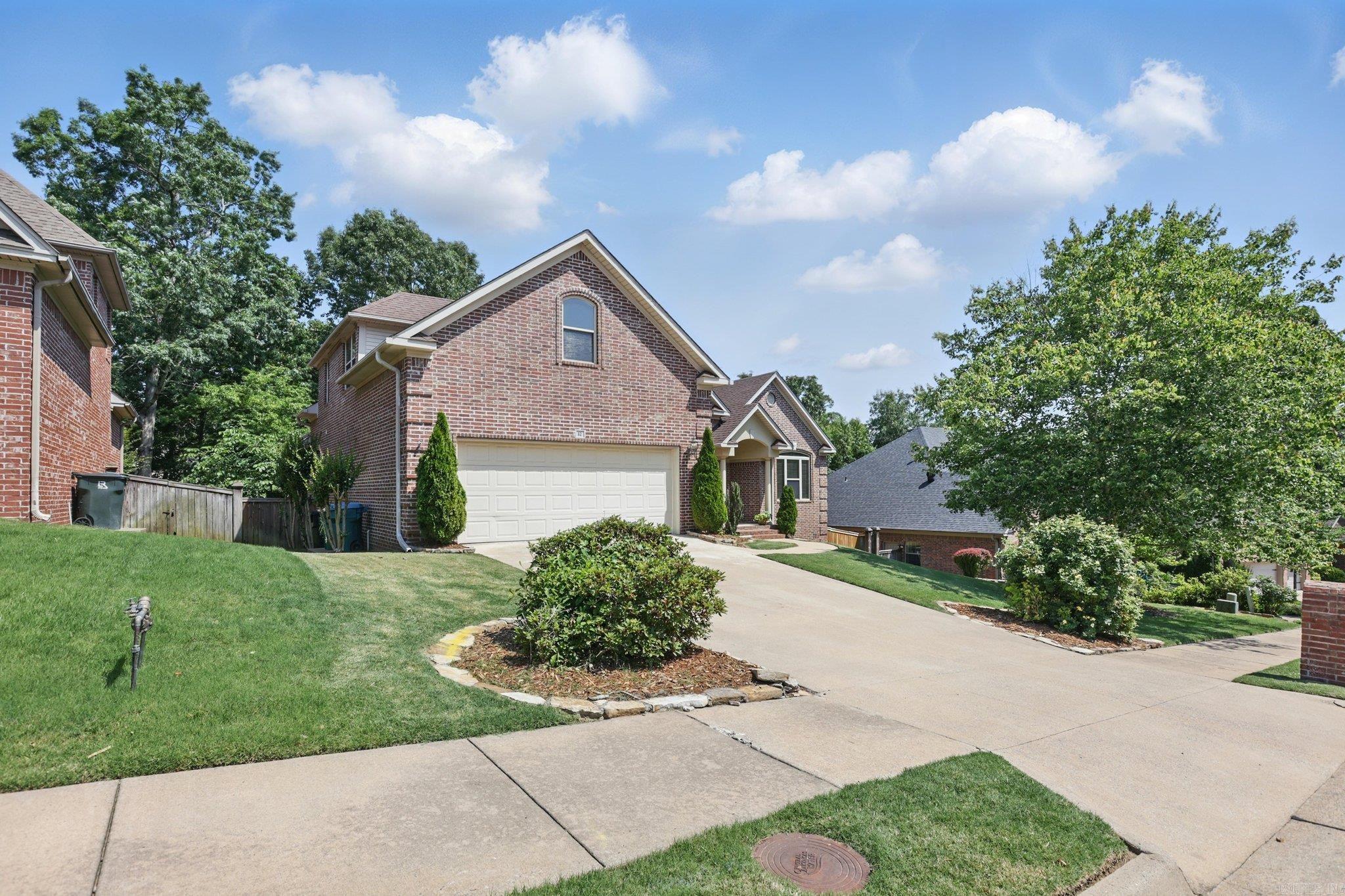 Little Rock, Arkansas, 72211, United States, 4 Bedrooms Bedrooms, ,4 BathroomsBathrooms,Residential,For Sale,1950270