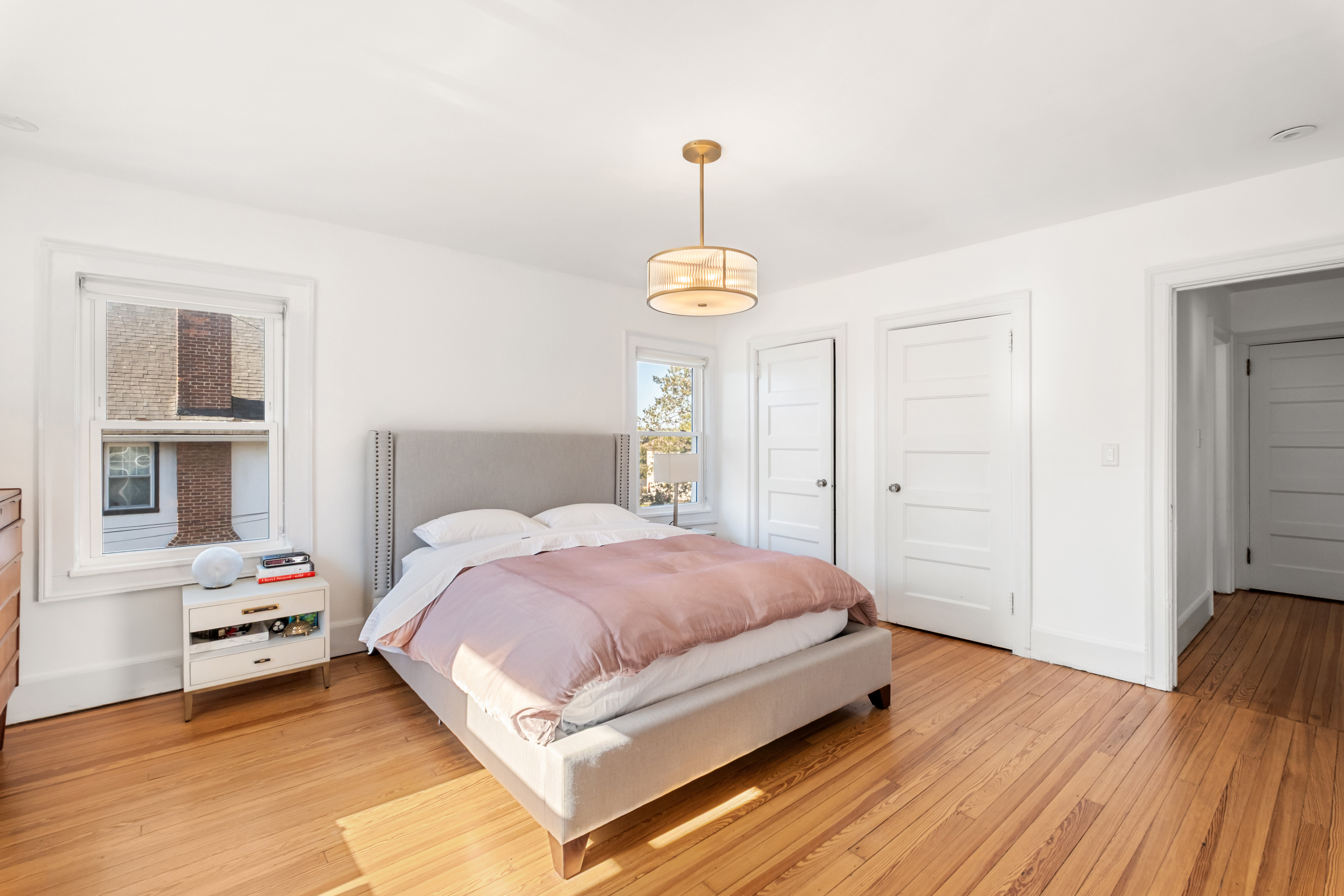  a gracious, fully-updated home where  every detail has been considered. - 物件實景