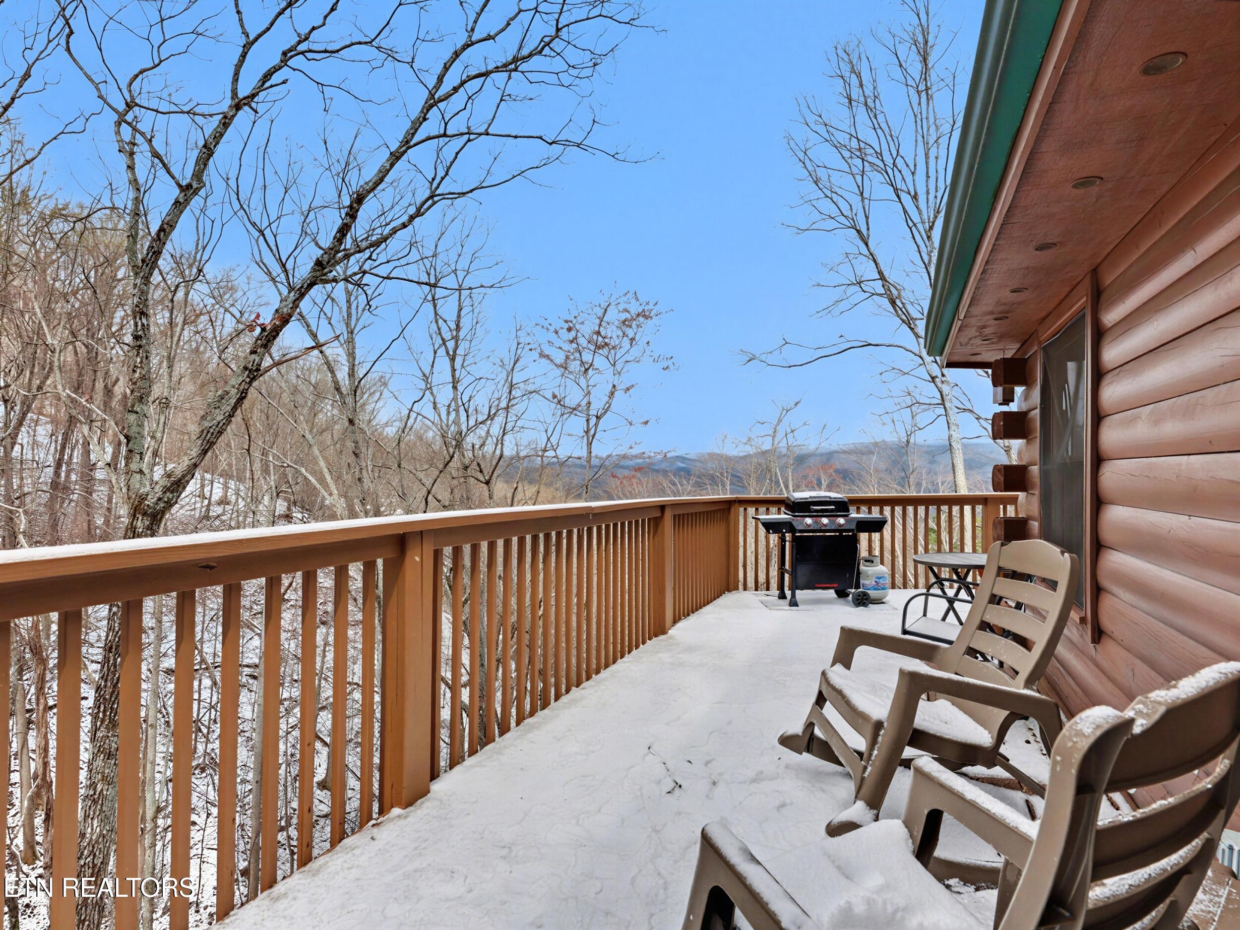 Sevierville, Tennessee, 37862, United States, 2 Bedrooms Bedrooms, ,2 BathroomsBathrooms,Residential,For Sale,2027431