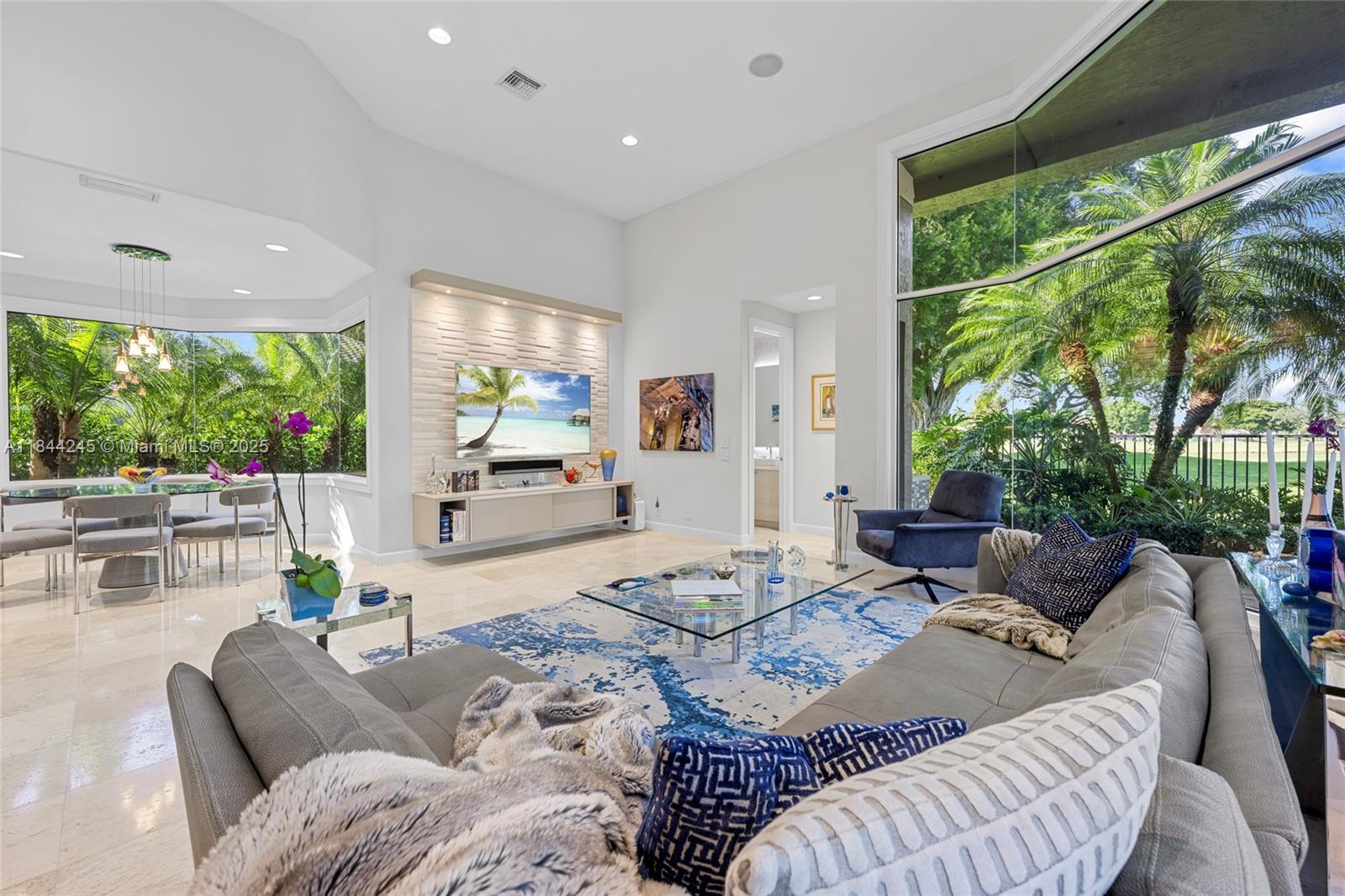Weston, Florida, 33327, United States, 5 Bedrooms Bedrooms, ,4 BathroomsBathrooms,Residential,For Sale,1901974