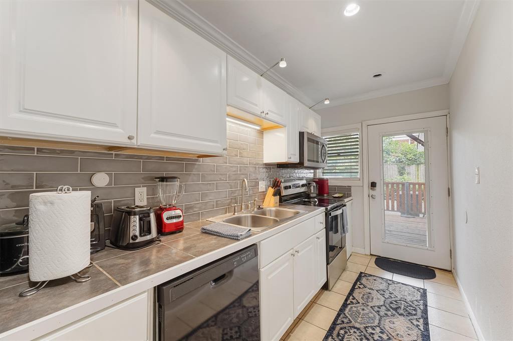 403 W Polk Street, Houston, Texas, 77019, United States, ,Residential,For Sale,403 W Polk Street,1554768
