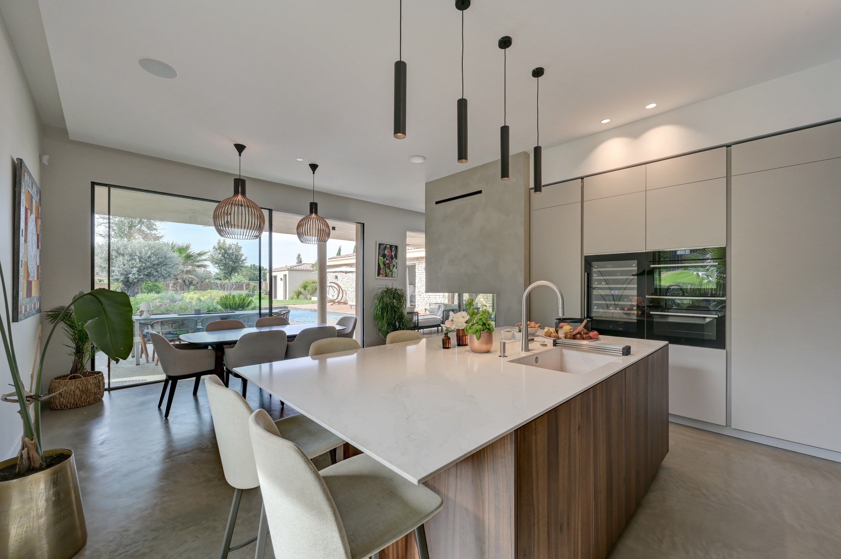  Elegant single-storey villa – 225 sqm of living space – 1,500 sqm landscaped gr… - 物件實景