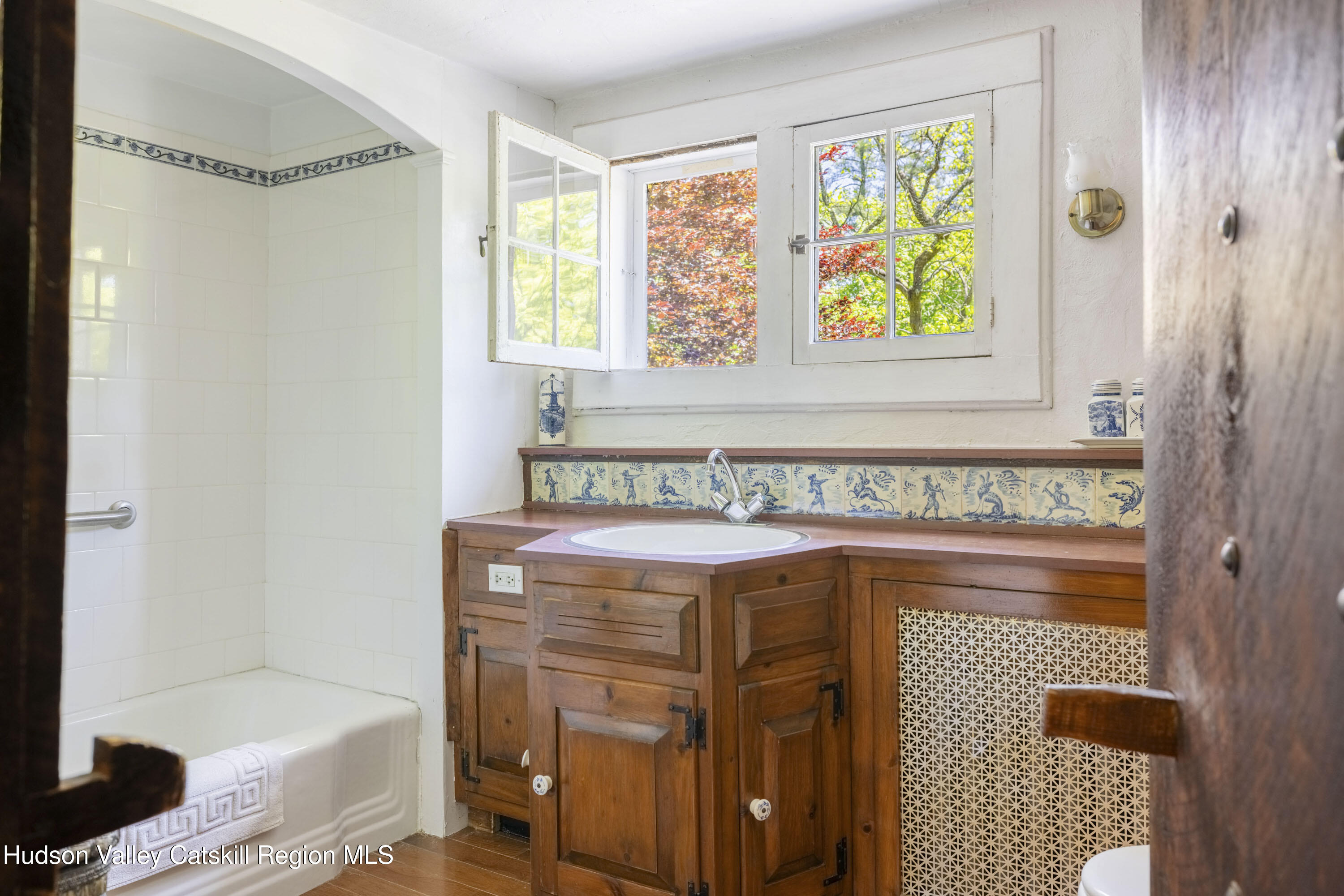 Saugerties, New York, 12477, United States, 2 Bedrooms Bedrooms, ,2 BathroomsBathrooms,Residential,For Sale,1827132