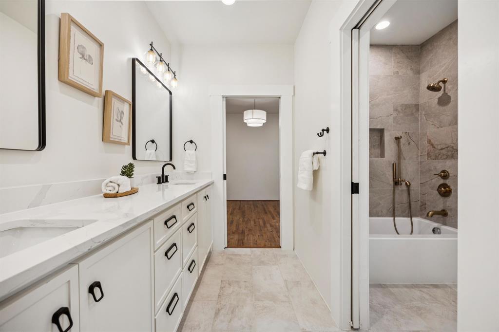 Dallas, Texas, 75211, United States, 4 Bedrooms Bedrooms, ,3 BathroomsBathrooms,Residential,For Sale,1988260