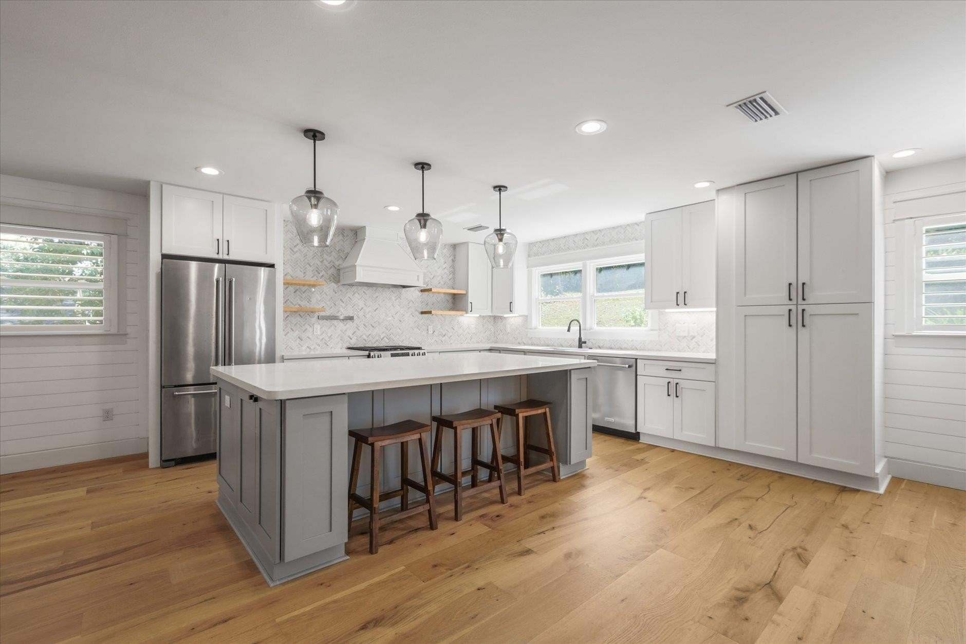 Tallahassee, Florida, 32308-0927, United States, 4 Bedrooms Bedrooms, ,3 BathroomsBathrooms,Residential,For Sale,1981532