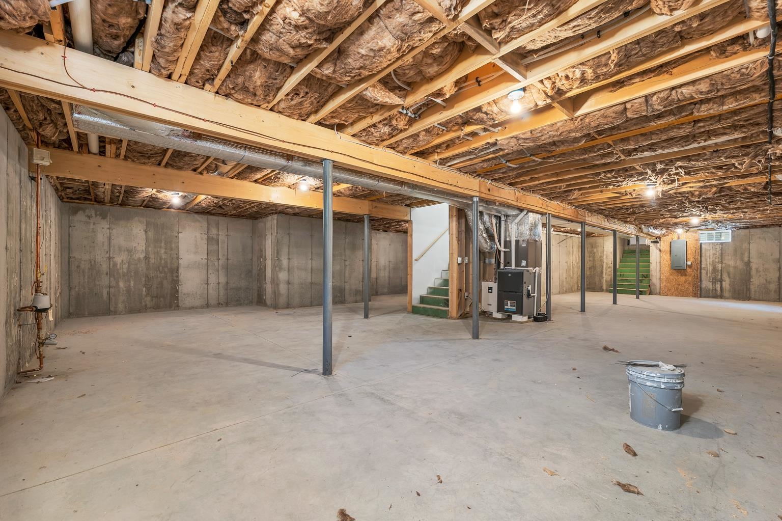 Laconia, New Hampshire, 03246, United States, 3 Bedrooms Bedrooms, ,3 BathroomsBathrooms,Residential,For Sale,1932606