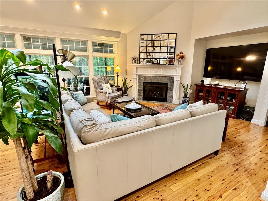 Providence Forge, Virginia, 23140, United States, 4 Bedrooms Bedrooms, ,4 BathroomsBathrooms,Residential,For Sale,1807214