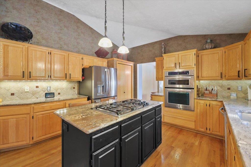 Spokane, Washington, 99223, United States, 5 Bedrooms Bedrooms, ,4 BathroomsBathrooms,Residential,For Sale,1988126