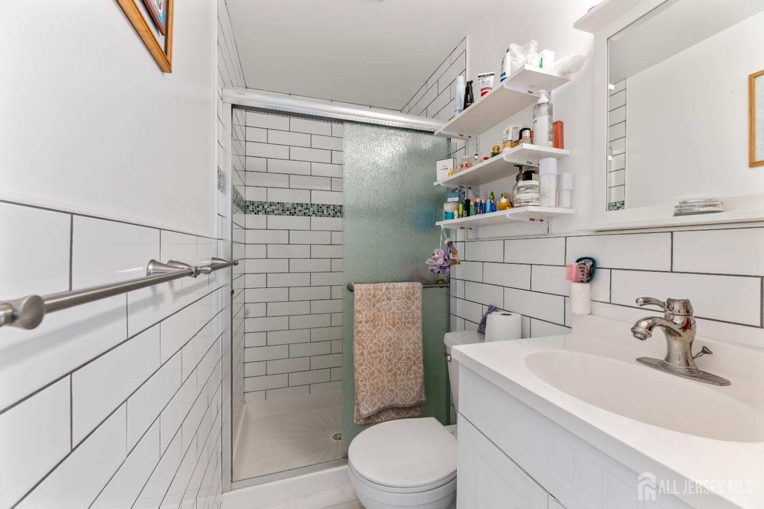 Edison, New Jersey, 08817, United States, 3 Bedrooms Bedrooms, ,2 BathroomsBathrooms,Residential,For Sale,2010060