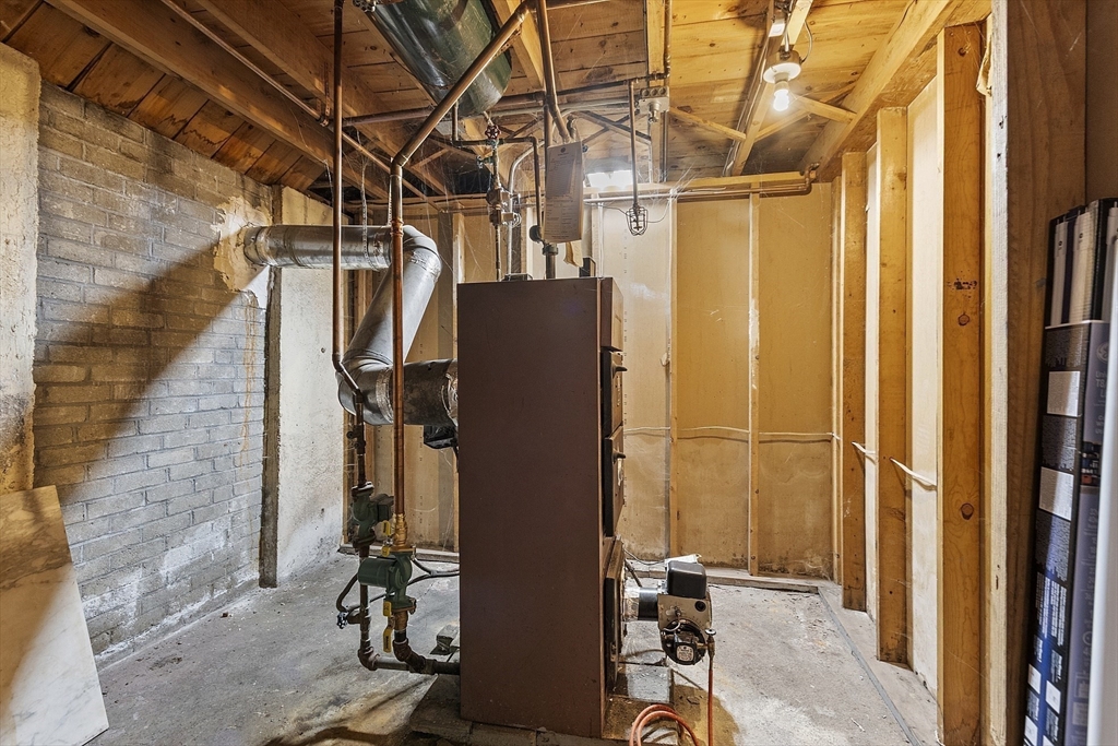 Littleton, Massachusetts, 01460, United States, 3 Bedrooms Bedrooms, ,1 BathroomBathrooms,Residential,For Sale,1991469