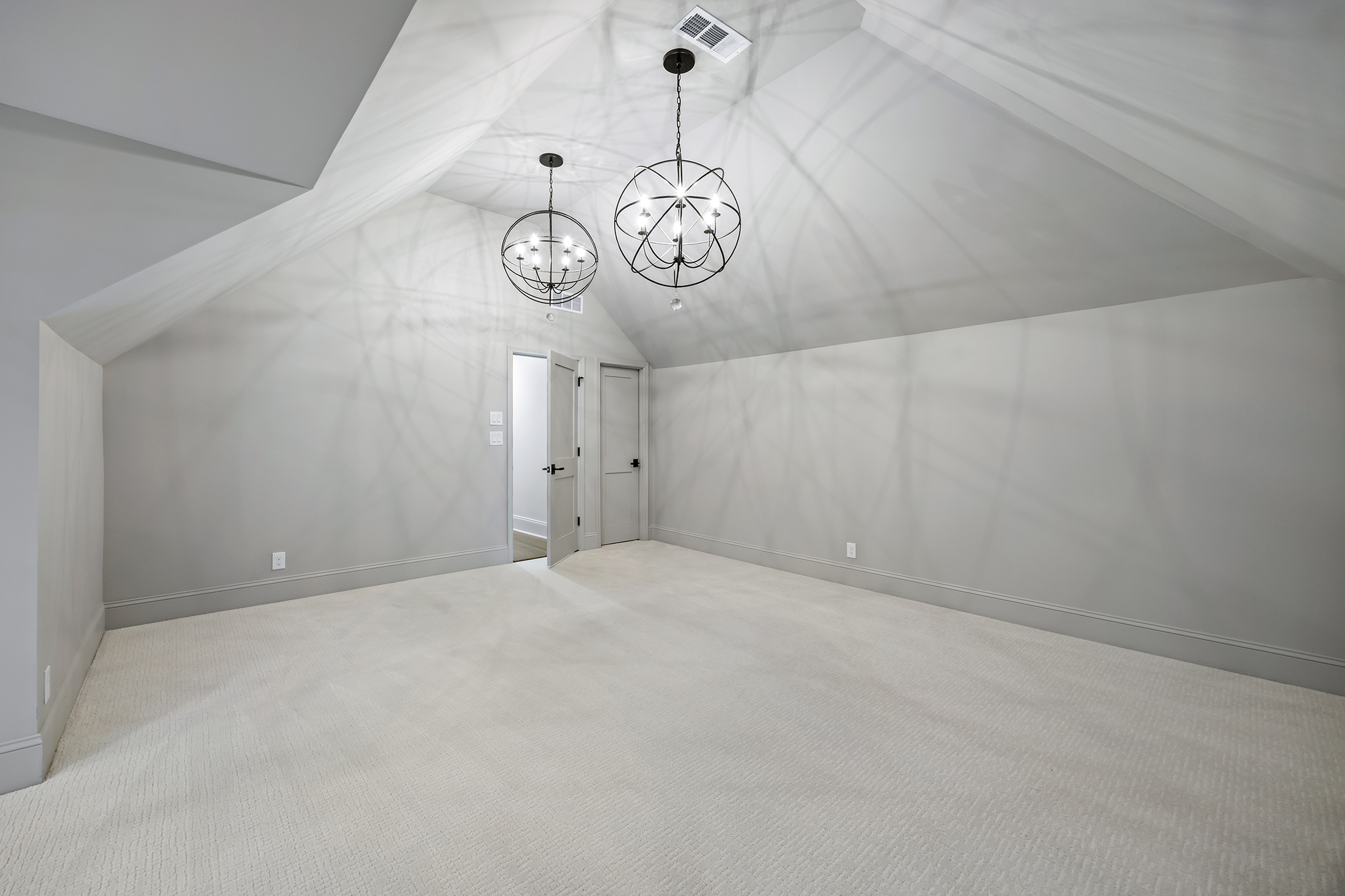 Timeless Architecture, Refined Interiors, and Modern Comfort in Sandy Springs - 物件實景