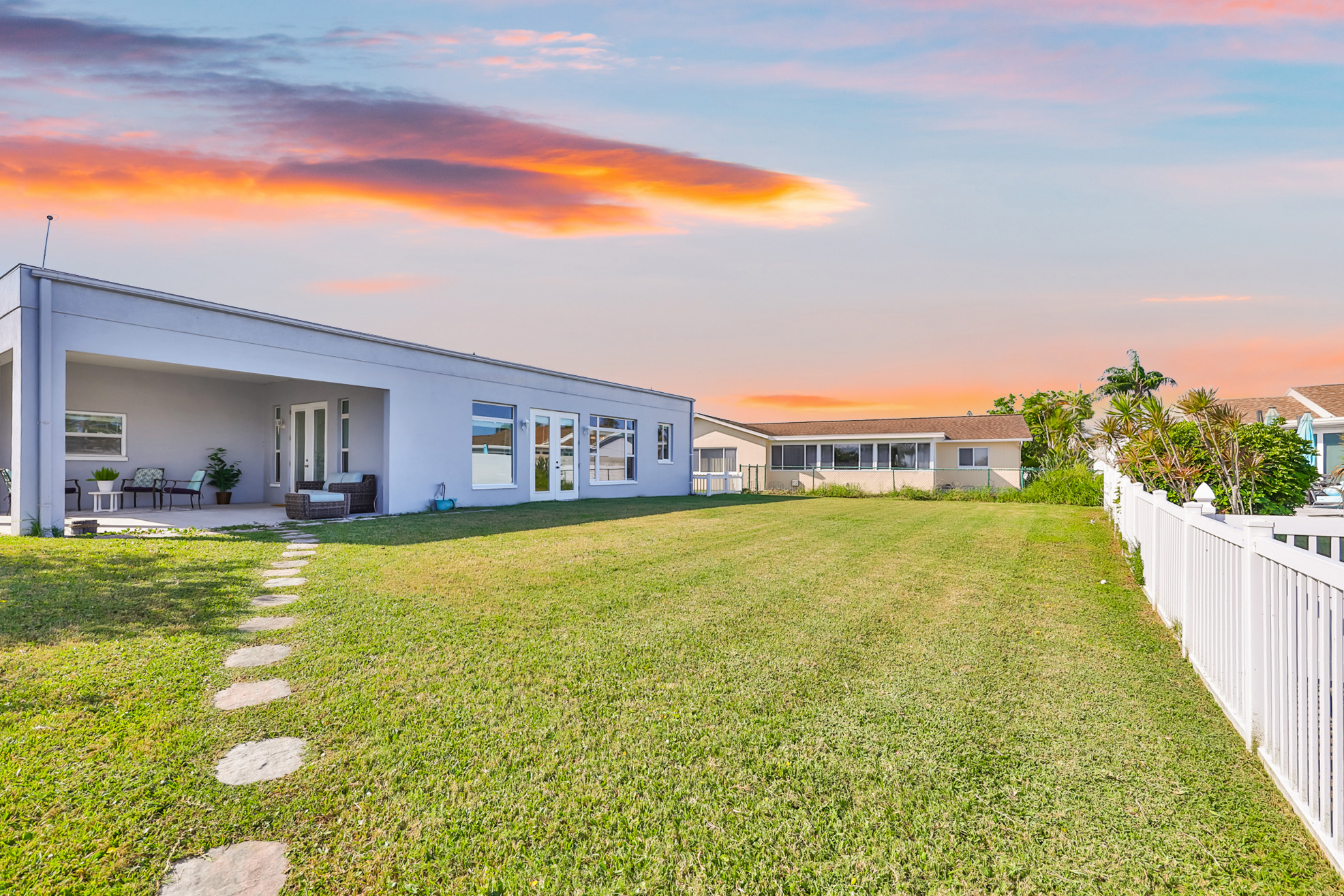 Treasure Island, Florida, 33706, United States, 3 Bedrooms Bedrooms, ,2 BathroomsBathrooms,Residential,For Sale,1982782