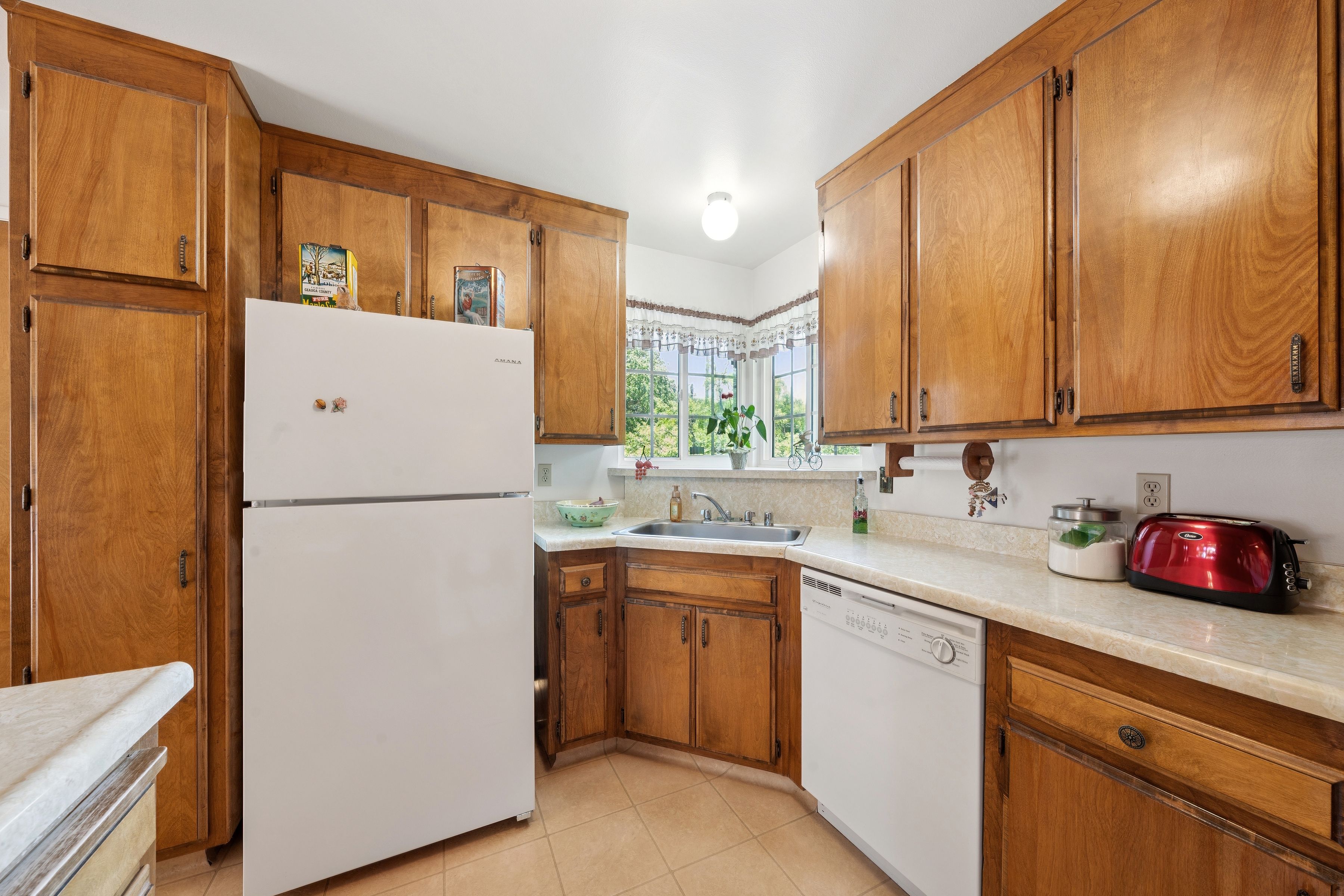  825 Woodside Aka Madrone Road - 物件實景