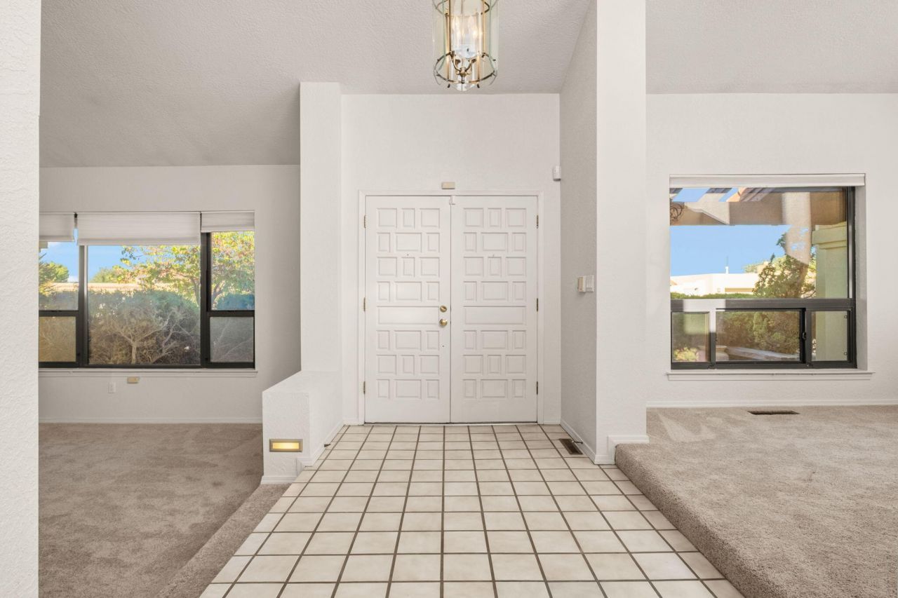 Albuquerque, New Mexico, 87111, United States, 4 Bedrooms Bedrooms, ,3 BathroomsBathrooms,Residential,For Sale,1947395