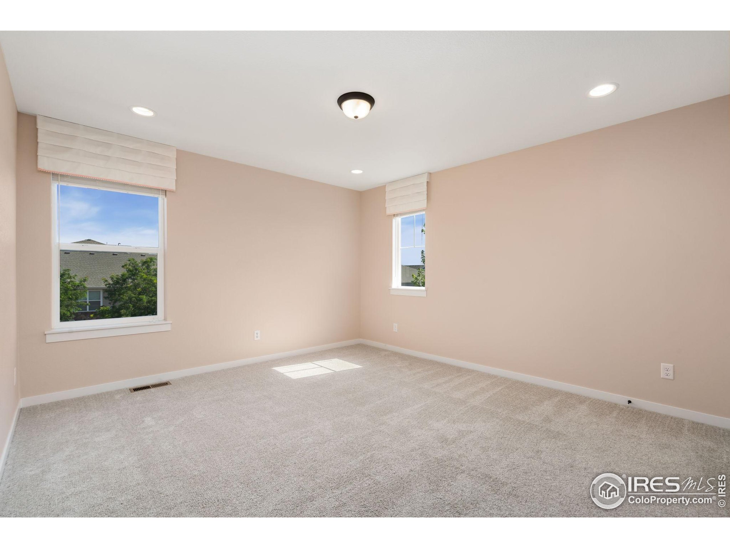 Windsor, Colorado, 80550, United States, 4 Bedrooms Bedrooms, ,3 BathroomsBathrooms,Residential,For Sale,1906753