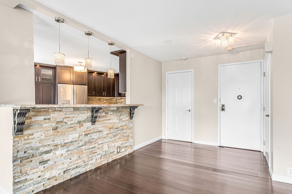 Newton, Massachusetts, 02467, United States, 2 Bedrooms Bedrooms, ,2 BathroomsBathrooms,Residential,For Sale,1847523