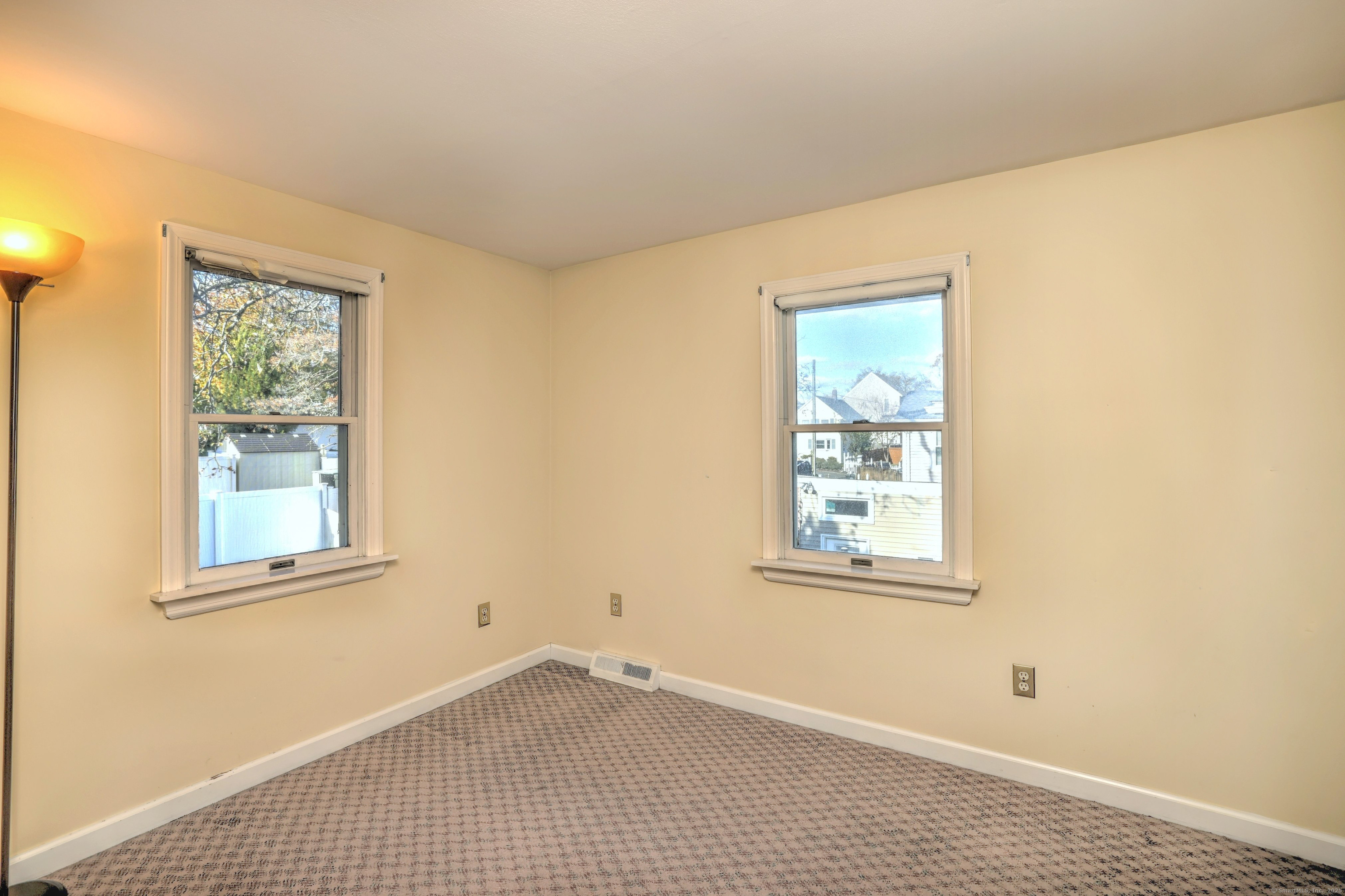 Milford, Connecticut, 06460, United States, 2 Bedrooms Bedrooms, ,2 BathroomsBathrooms,Residential,For Sale,1987873