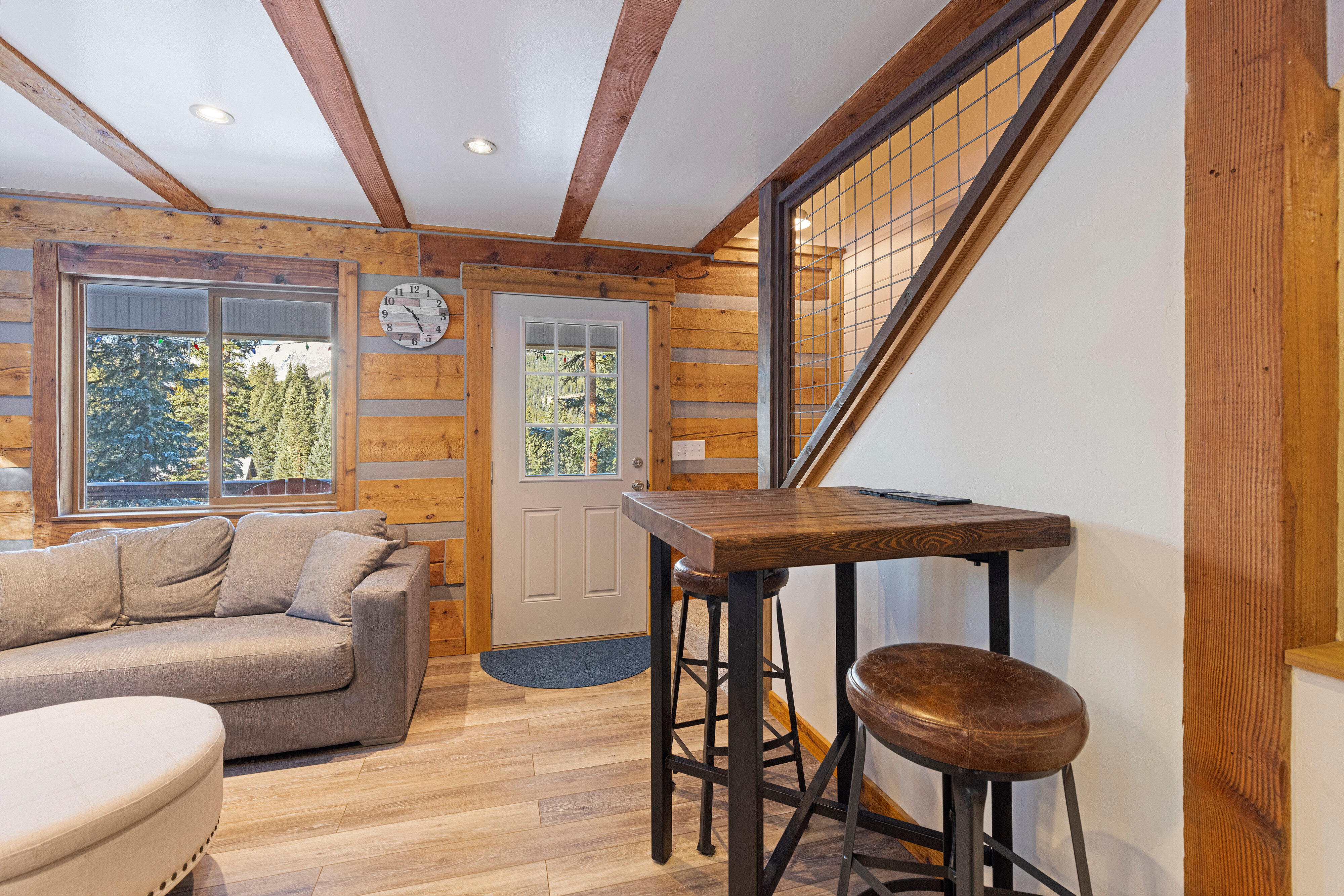  Cozy Cabin 1/2 Acre Backing to National Forest and Minutes from Main Street - 物件實景