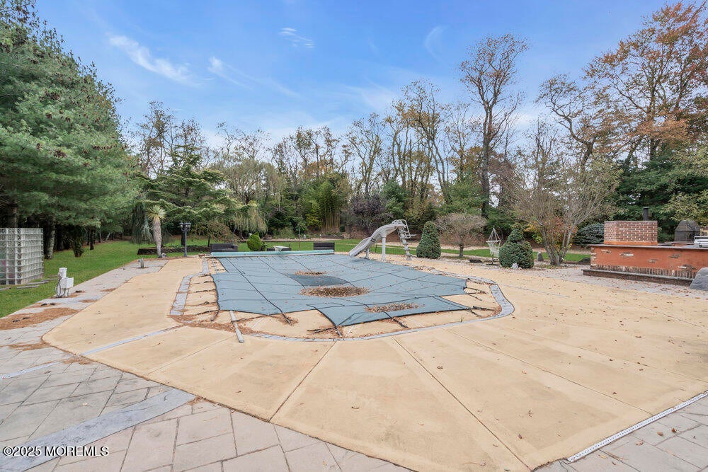 Manalapan, New Jersey, 07726, United States, 5 Bedrooms Bedrooms, ,5 BathroomsBathrooms,Residential,For Sale,1980978