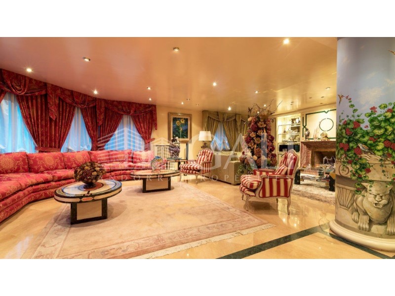 Andorra la Vella, Andorra, AD, 5 Bedrooms Bedrooms, ,4 BathroomsBathrooms,Residential,For Sale,1627592