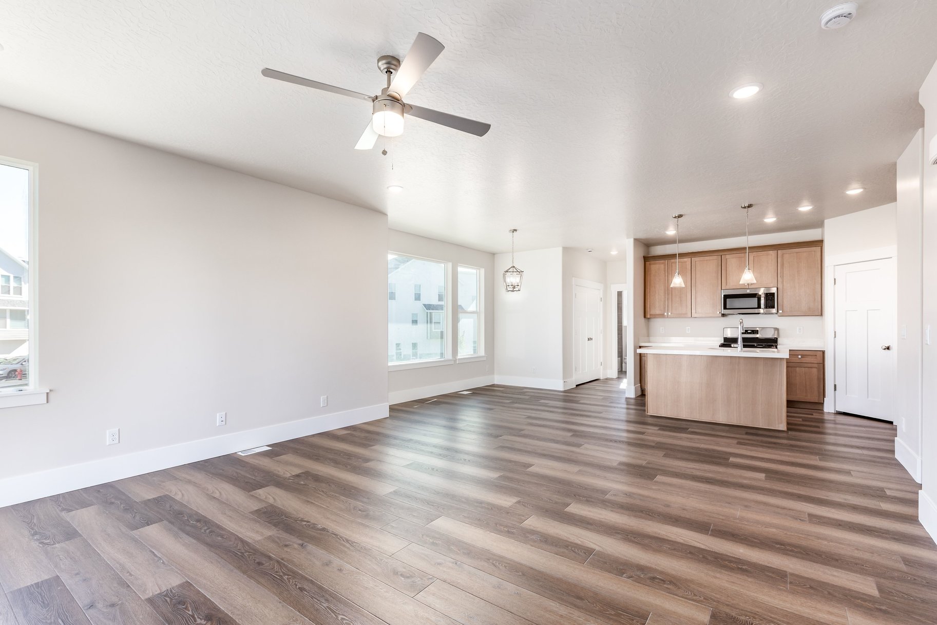  End-Unit Manhattan Floor Plan at The Ridge at Spanish - 物件實景