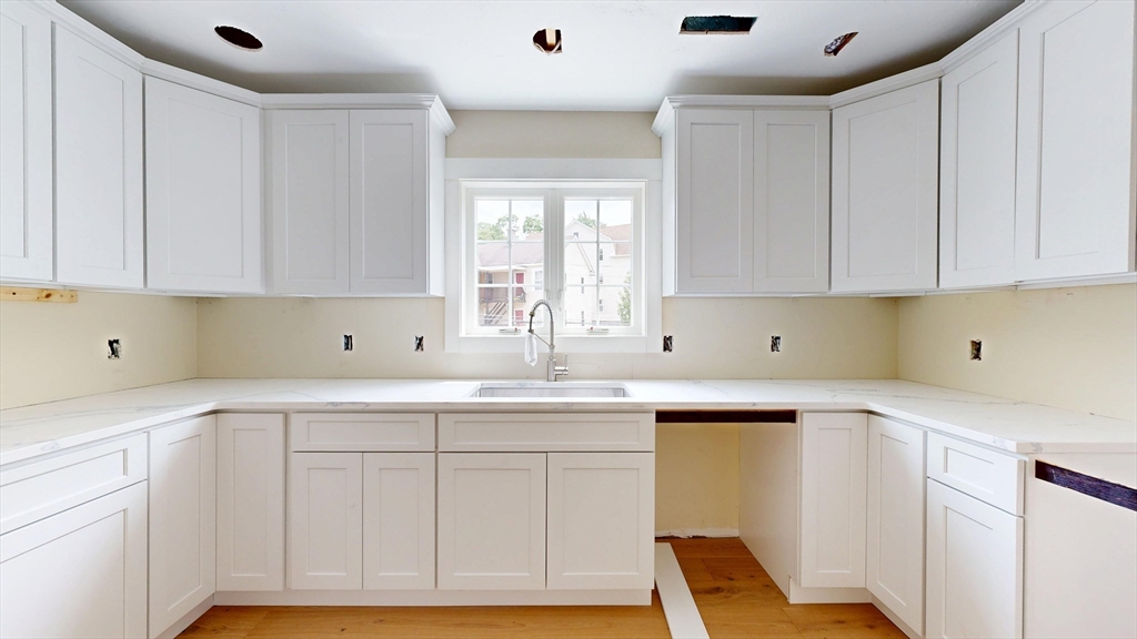 Worcester, Massachusetts, 01606, United States, 2 Bedrooms Bedrooms, ,2 BathroomsBathrooms,Residential,For Sale,1876220
