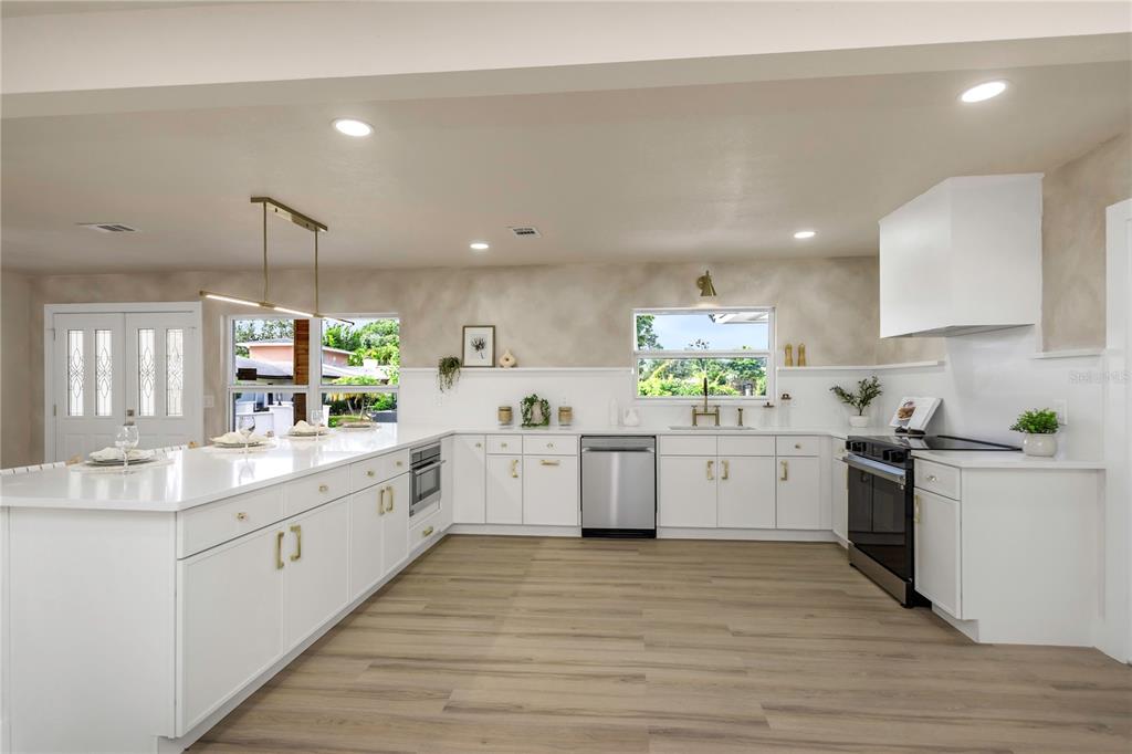 Belleair Bluffs, Florida, 33770, United States, 4 Bedrooms Bedrooms, ,3 BathroomsBathrooms,Residential,For Sale,1906119