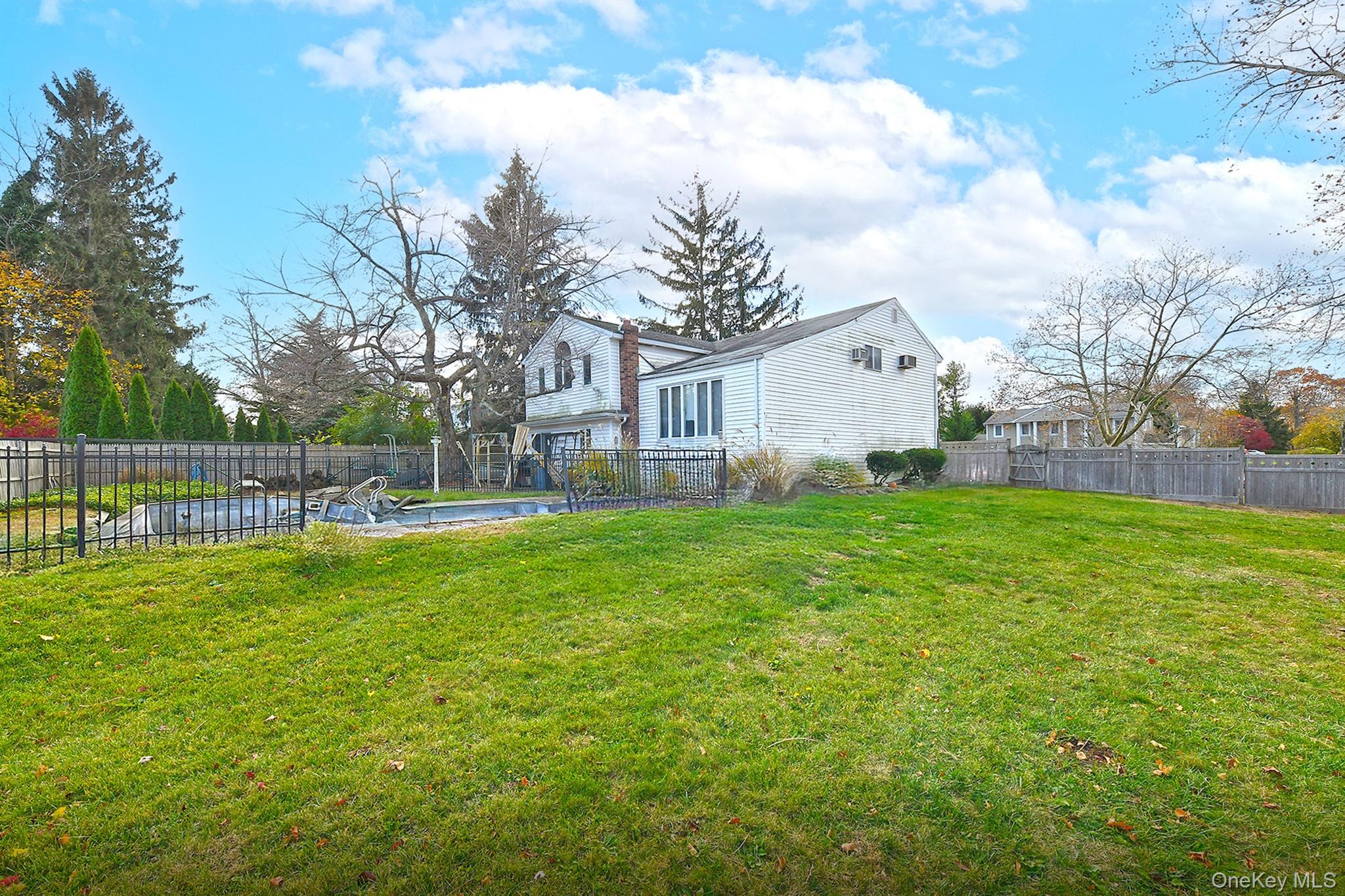 Commack, New York, 11725, United States, 4 Bedrooms Bedrooms, ,2 BathroomsBathrooms,Residential,For Sale,1994566