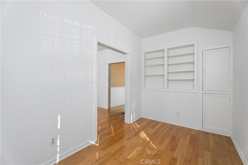 Long Beach, California, 90802, United States, 2 Bedrooms Bedrooms, ,1 BathroomBathrooms,Residential,For Sale,1985541