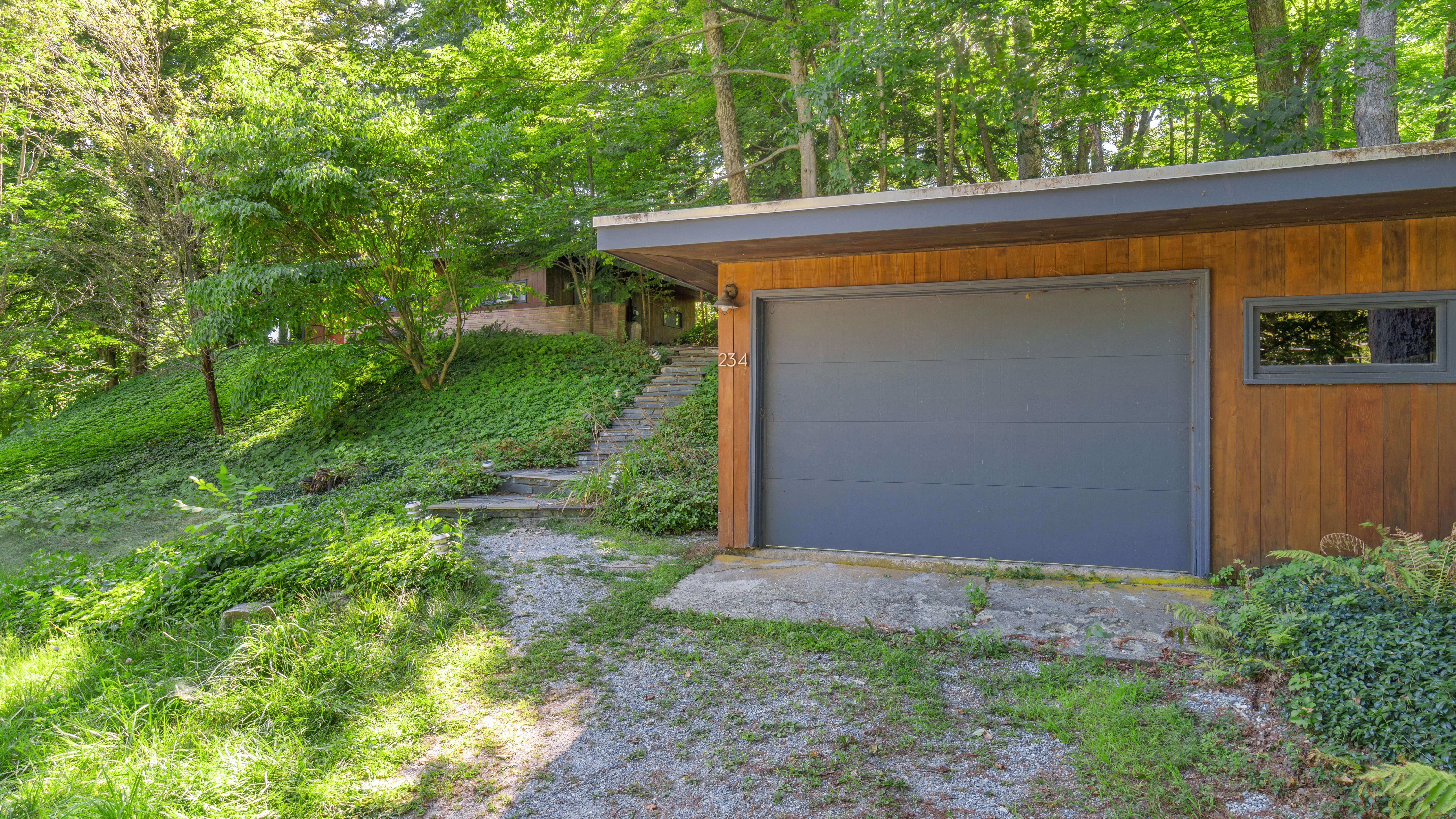  Midcentury Modern Berkshire Retreat Near Laurel Lake & Downtown Lenox - 物件實景