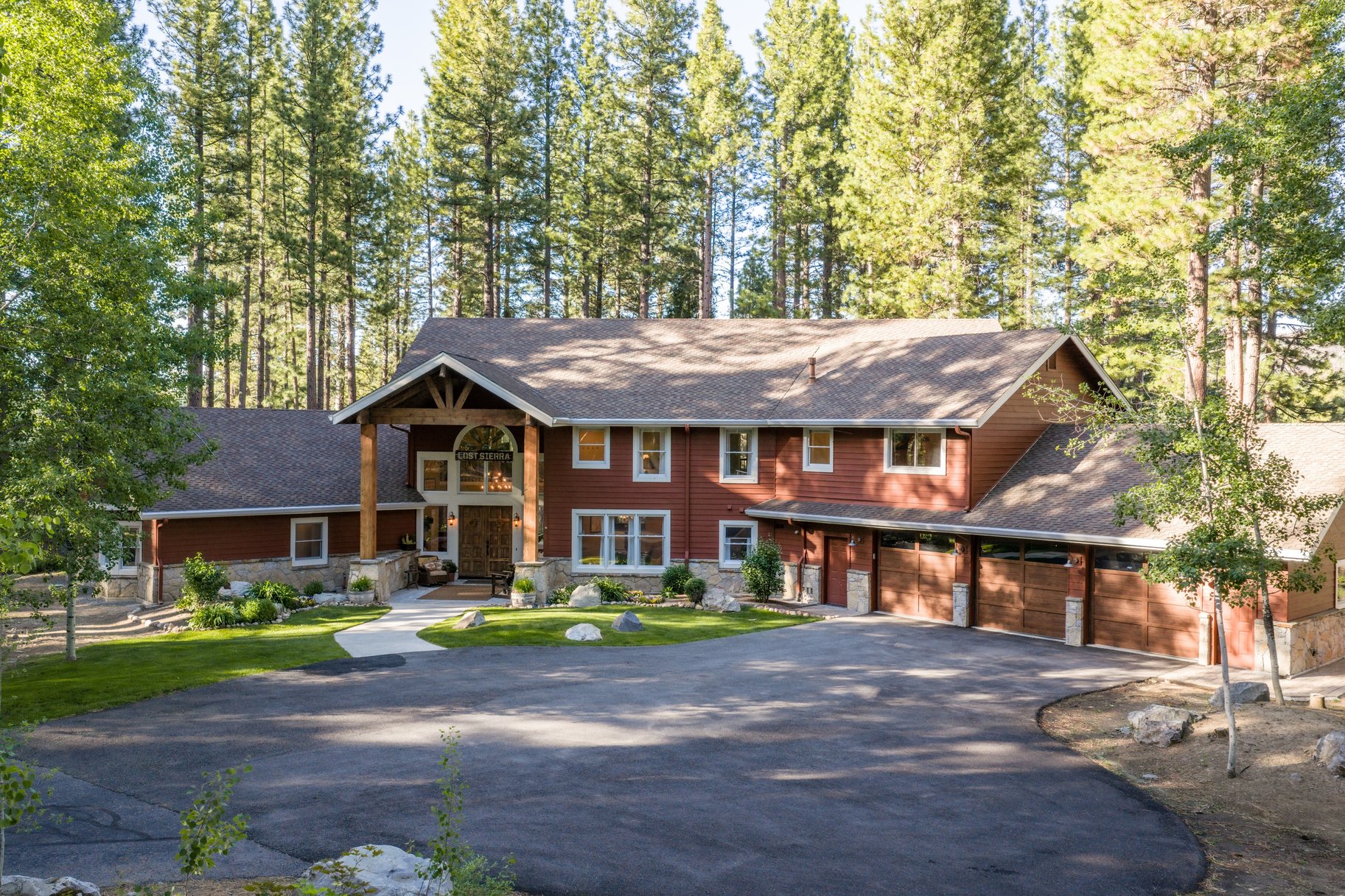  Hilltop Whitehawk Ranch Estate with Sweeping Meadow, Pond & Mountain Views - 物件實景