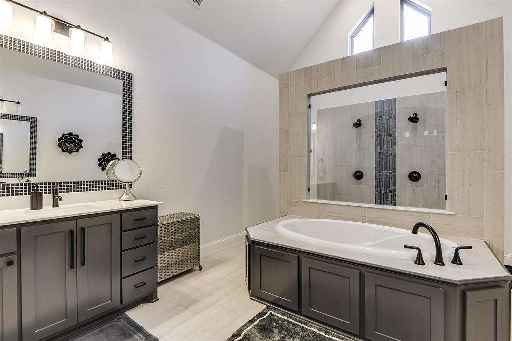 Mansfield, Texas, 76063, United States, 4 Bedrooms Bedrooms, ,4 BathroomsBathrooms,Residential,For Sale,1977903