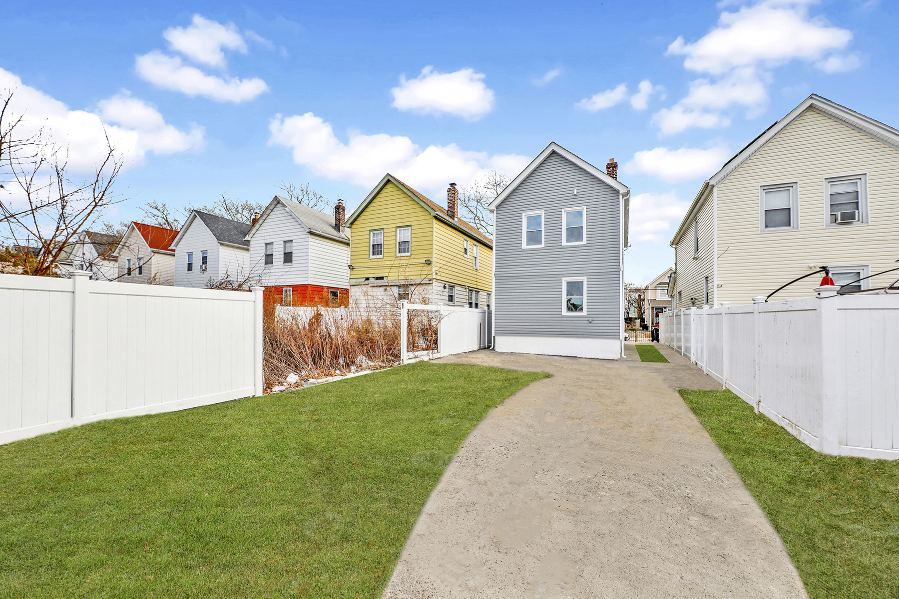 Queens Village, New York, 11429, United States, 4 Bedrooms Bedrooms, ,3 BathroomsBathrooms,Residential,For Sale,2005835