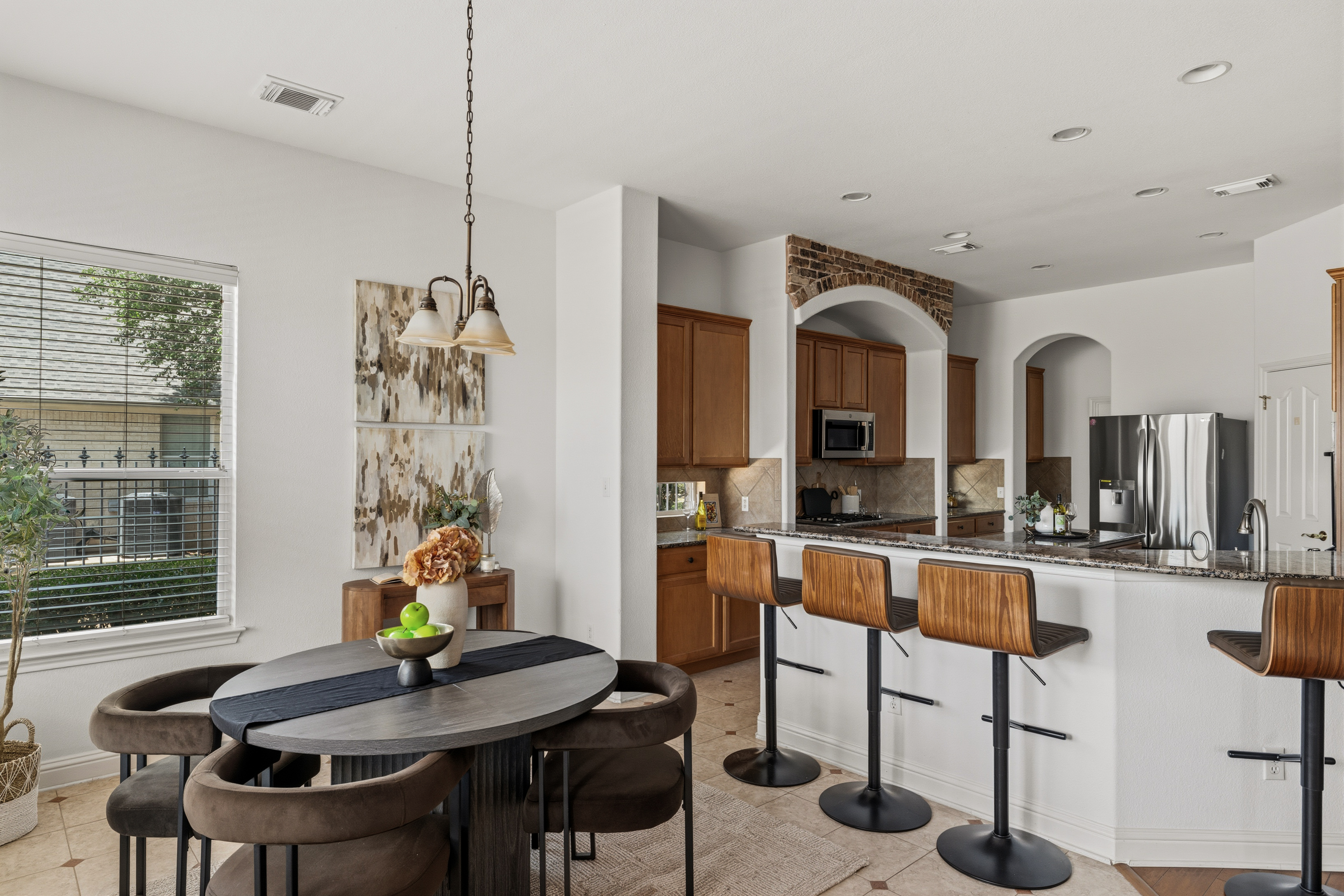  Elegant Luxury Backing to Pristine Greenbelt with Hill Country Views - 物件實景