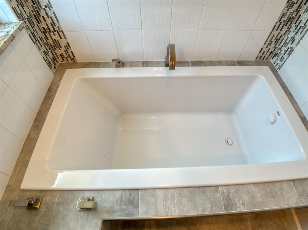 Tecumseh, Oklahoma, 74873, United States, 3 Bedrooms Bedrooms, ,3 BathroomsBathrooms,Residential,For Sale,1976601