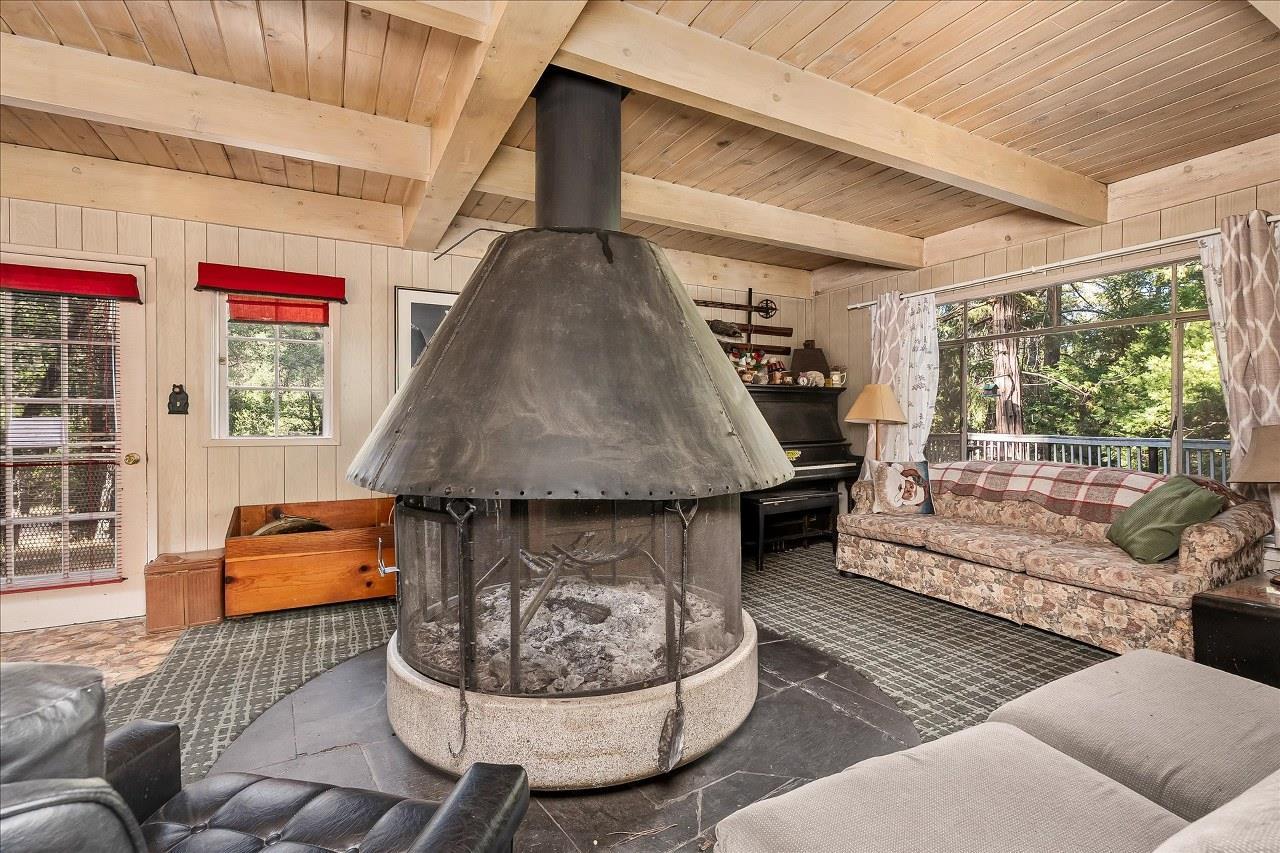 Yosemite, California, 95389, United States, 3 Bedrooms Bedrooms, ,2 BathroomsBathrooms,Residential,For Sale,1930689