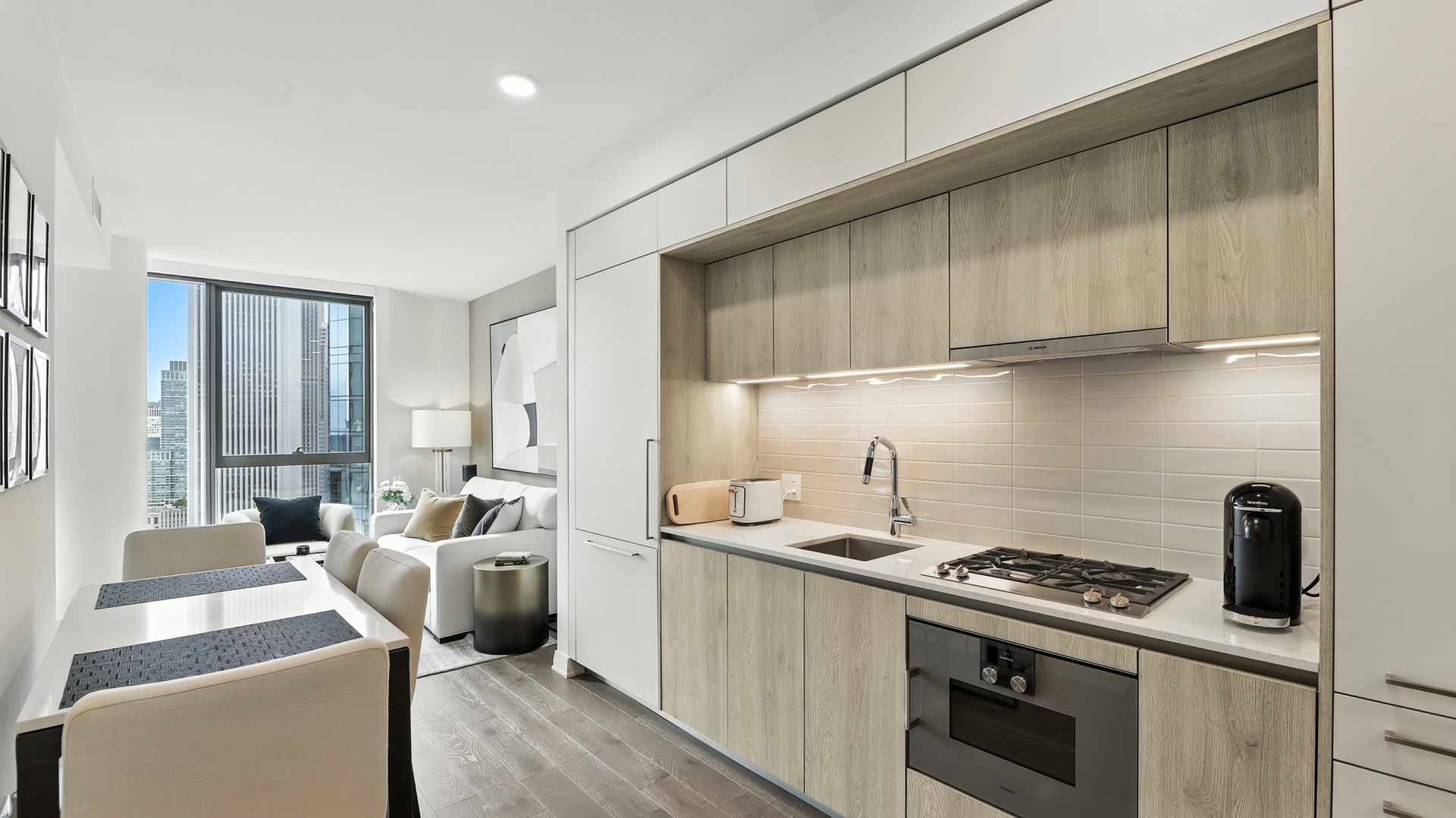 Chicago, Illinois, 60601, United States, 1 Bedroom Bedrooms, ,1 BathroomBathrooms,Residential,For Sale,1927498