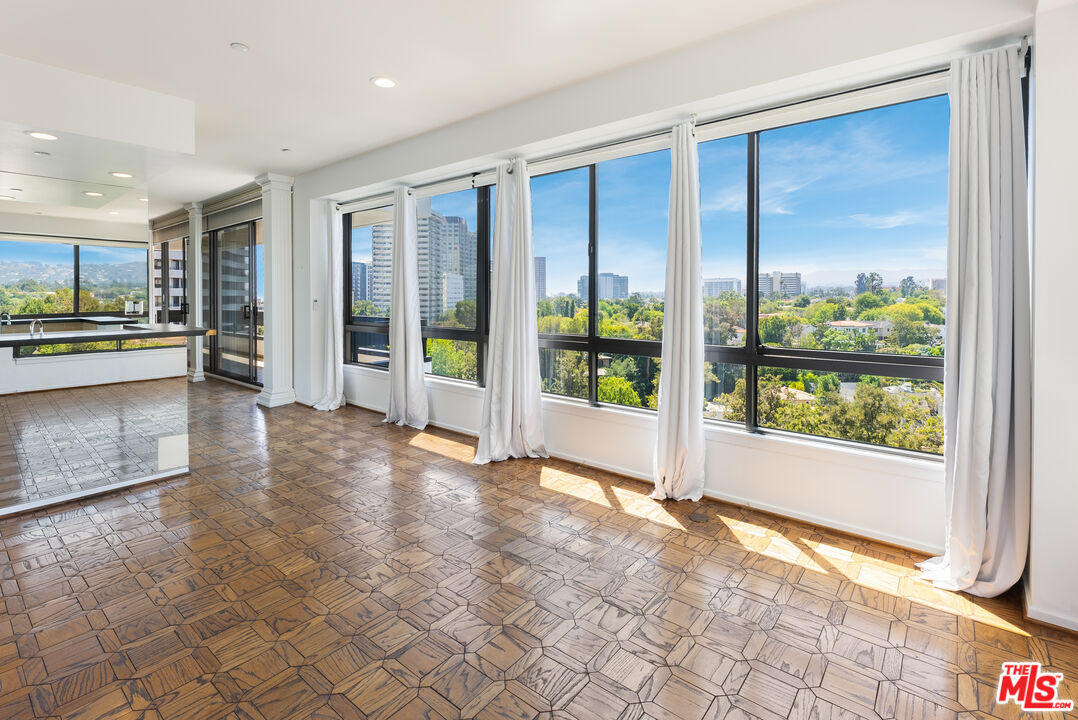 Los Angeles, California, 90024, United States, 2 Bedrooms Bedrooms, ,3 BathroomsBathrooms,Residential,For Sale,1883580