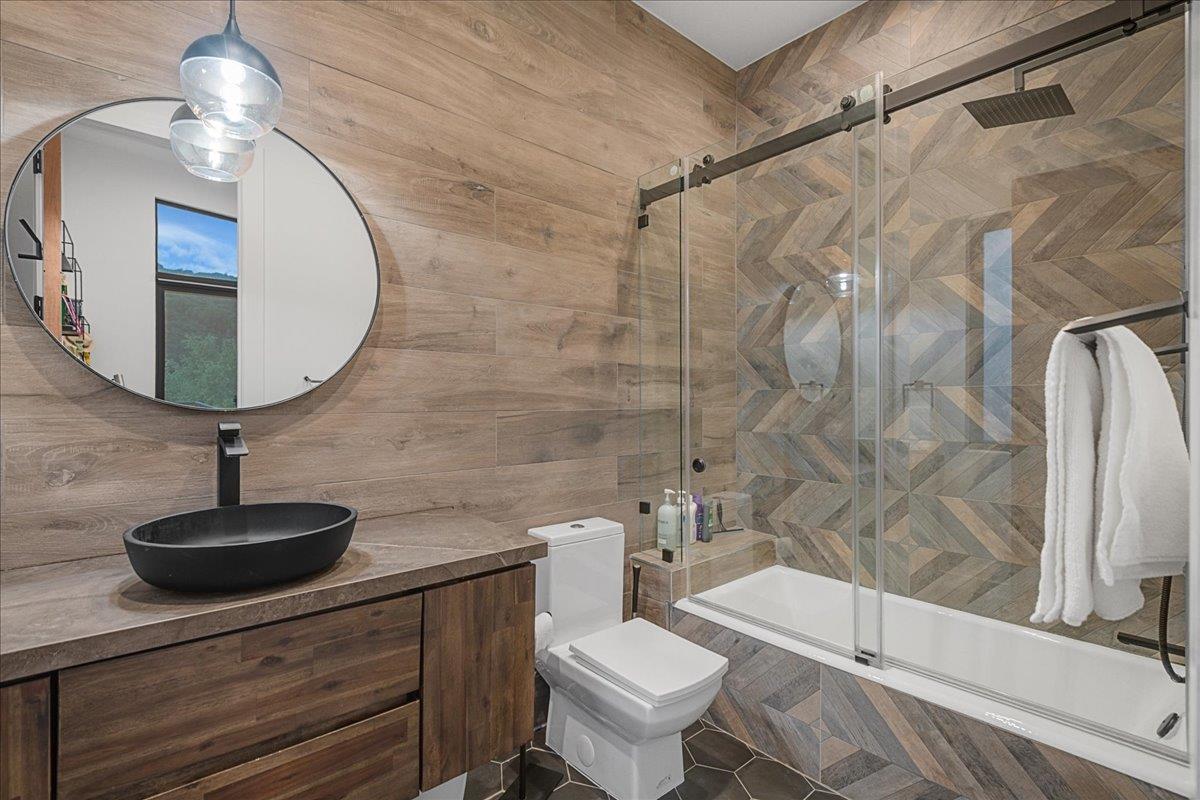 Saratoga, California, 95070, United States, 6 Bedrooms Bedrooms, ,11 BathroomsBathrooms,Residential,For Sale,1971416