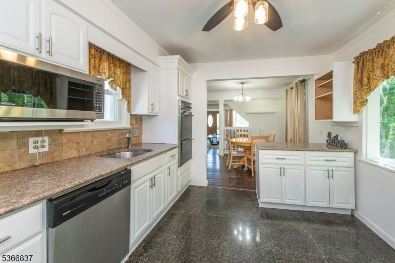 Pompton Lakes Boro, New Jersey, 07442, United States, 3 Bedrooms Bedrooms, ,3 BathroomsBathrooms,Residential,For Sale,1875678