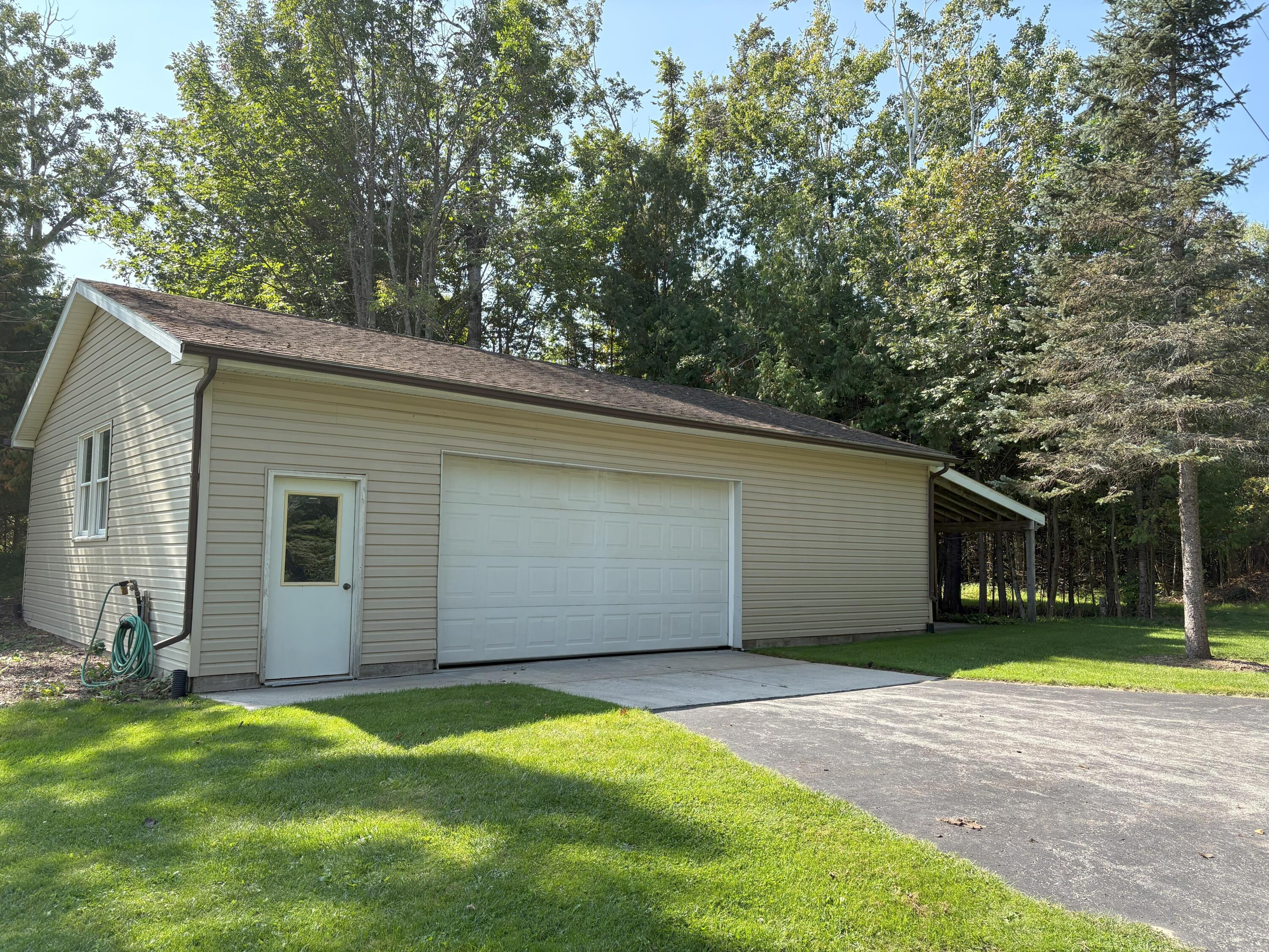 Posen, Michigan, 49776, United States, 3 Bedrooms Bedrooms, ,2 BathroomsBathrooms,Residential,For Sale,2007522