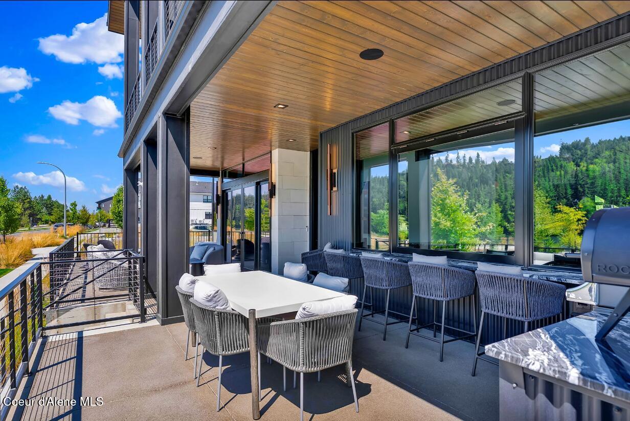 Coeur D'alene, Idaho, 83814, United States, 4 Bedrooms Bedrooms, ,4 BathroomsBathrooms,Residential,For Sale,1927385