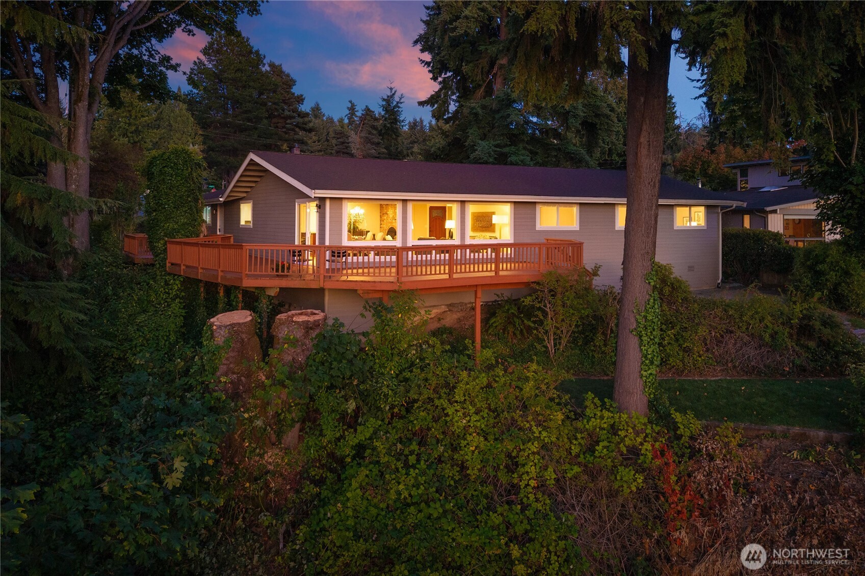 Federal Way, Washington, 98003, United States, 4 Bedrooms Bedrooms, ,2 BathroomsBathrooms,Residential,For Sale,1924740