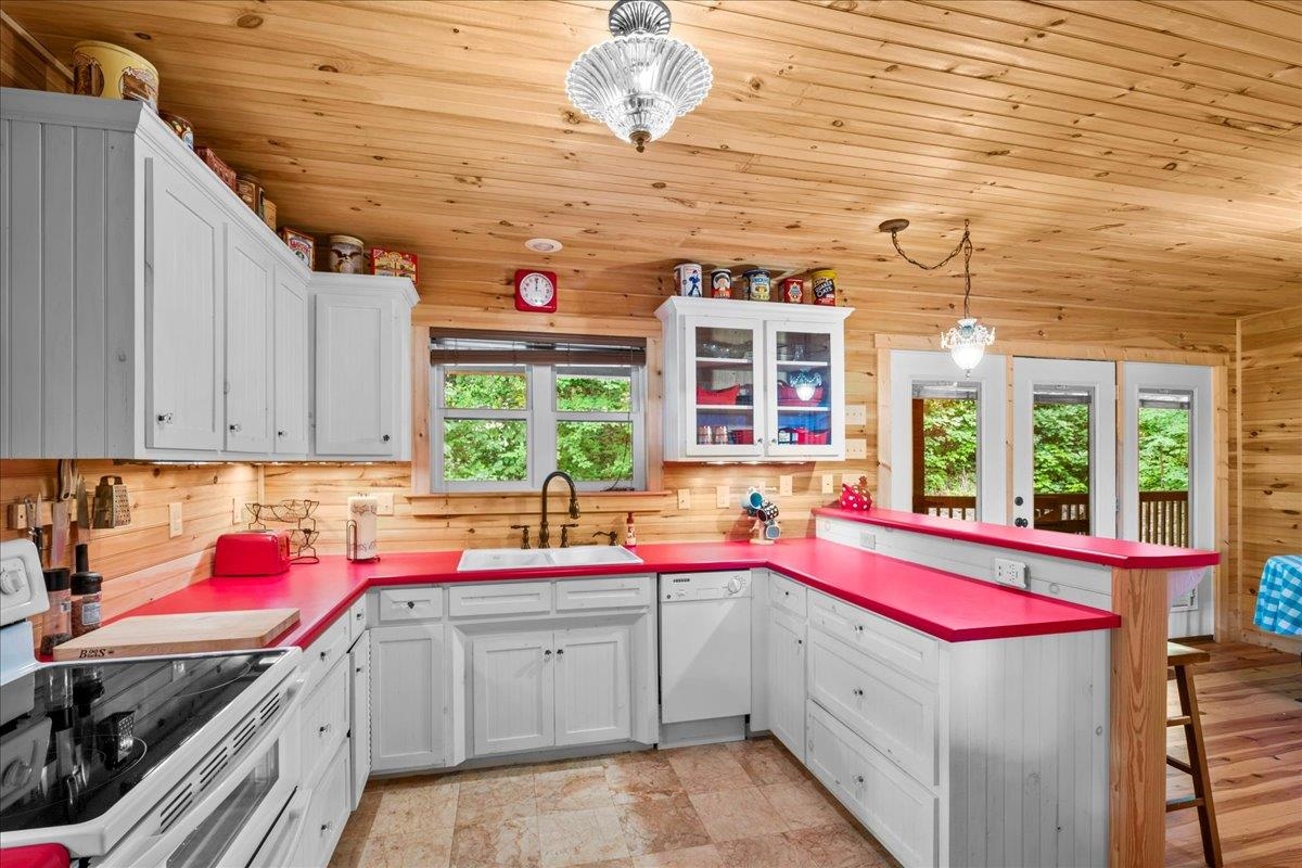 Cleveland, South Carolina, 29635, United States, 3 Bedrooms Bedrooms, ,3 BathroomsBathrooms,Residential,For Sale,1977097