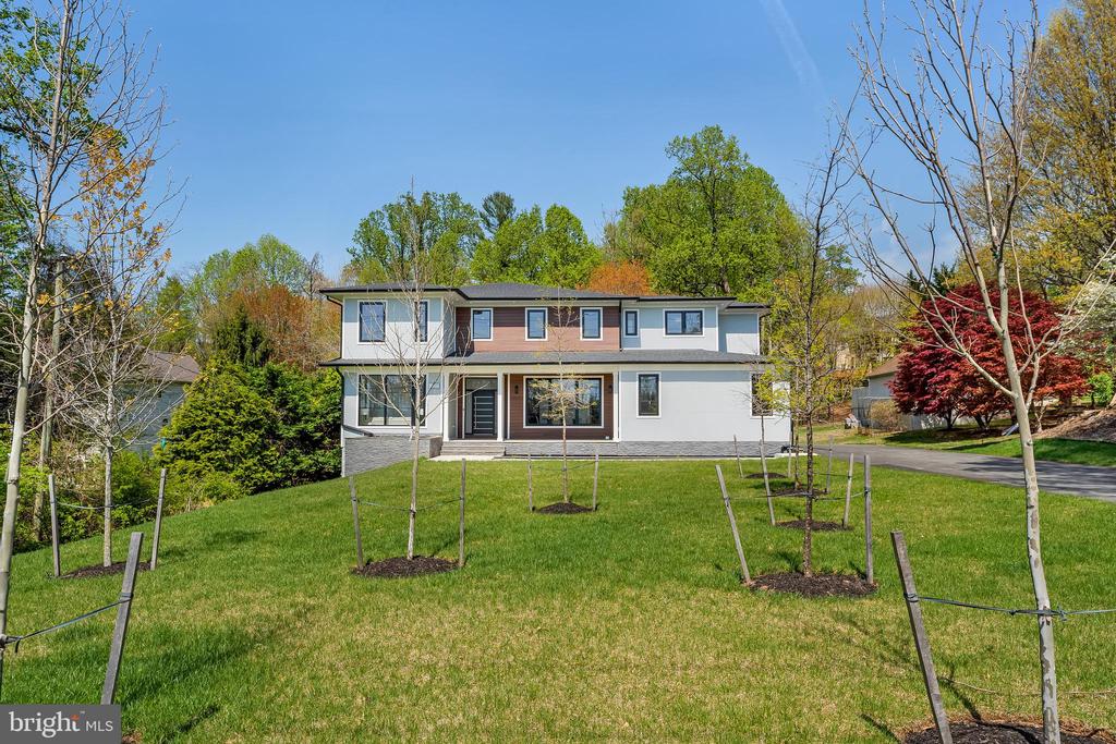 Herndon, Virginia, 20170, United States, 6 Bedrooms Bedrooms, ,6 BathroomsBathrooms,Residential,For Sale,1941281