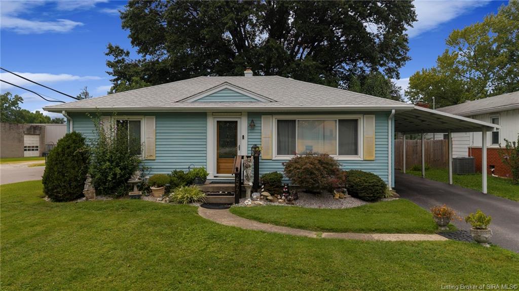 Roanoke Ave, New Albany, IN 47150