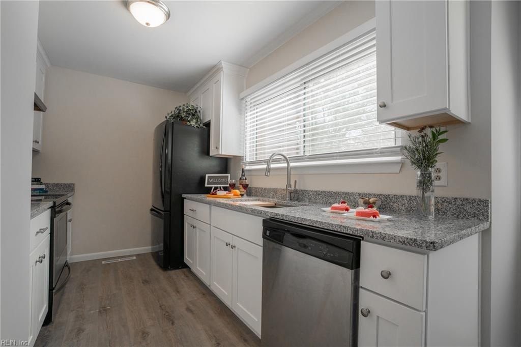 Virginia Beach, Virginia, 23455, United States, 3 Bedrooms Bedrooms, ,4 BathroomsBathrooms,Residential,For Sale,1921851