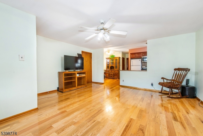 Clifton City, New Jersey, 07014, United States, 5 Bedrooms Bedrooms, ,3 BathroomsBathrooms,Residential,For Sale,2000752